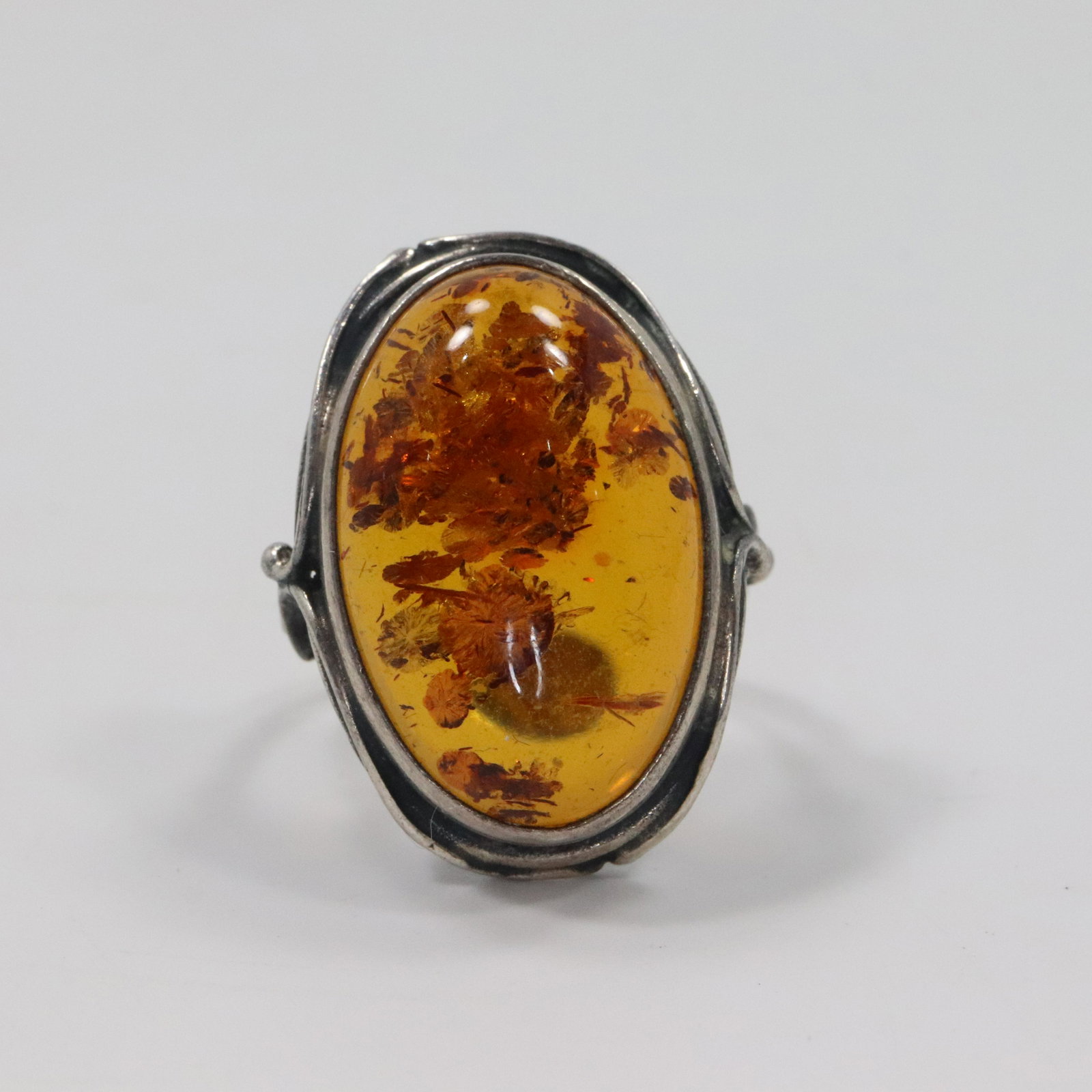 Sterling Silver and Amber Ring Size 8 (1 of 4)