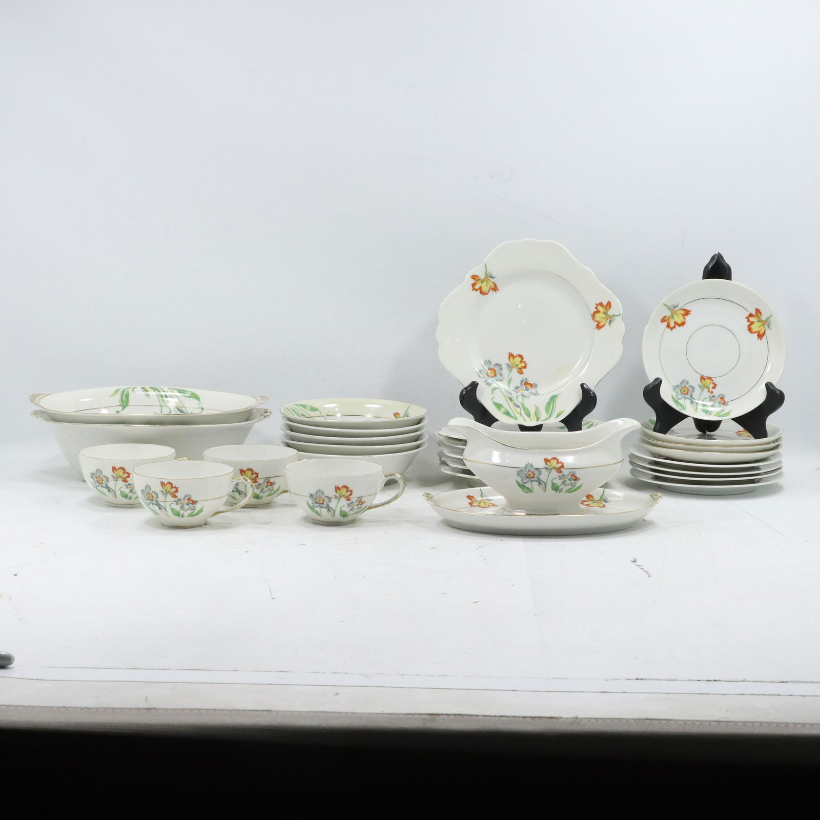26 Pcs. AMC Germany Fine Porcelain Floral Dinnerware (1 of 20)