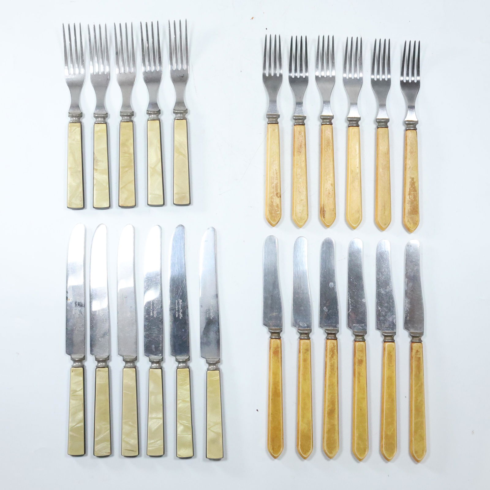 23 Pcs. Vintage Knives & Forks Sets 2 Different Handles (1 of 17)