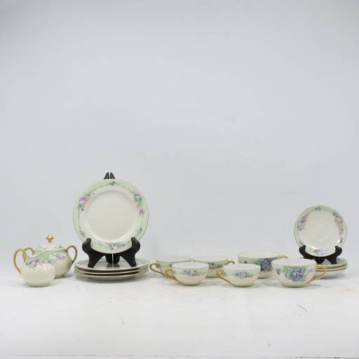 16 Pc Czechoslovakia Porcelain Tea Set Circa 1920s