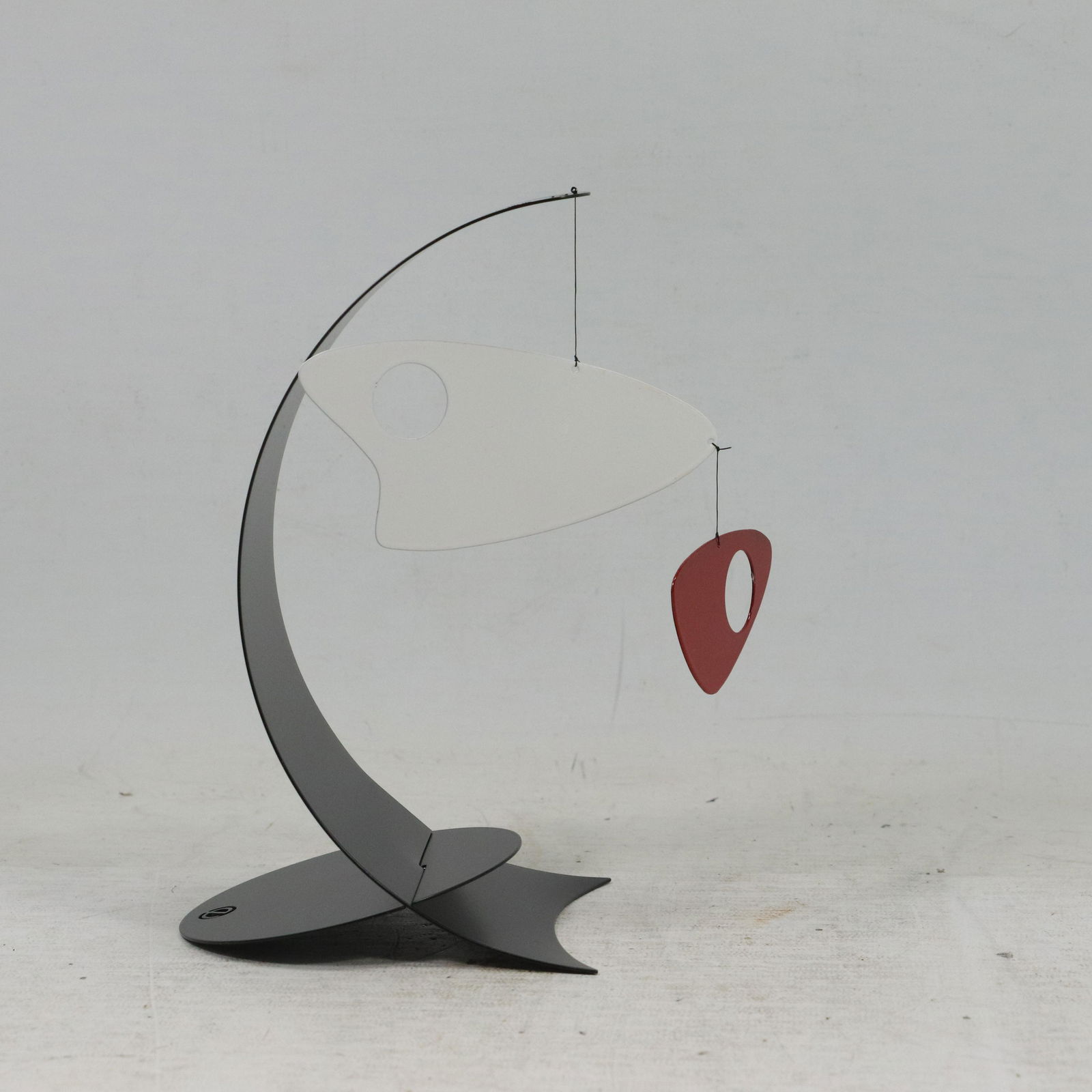 Modern Design Metal Arc Desk Top Mobile Black, Red (1 of 7)