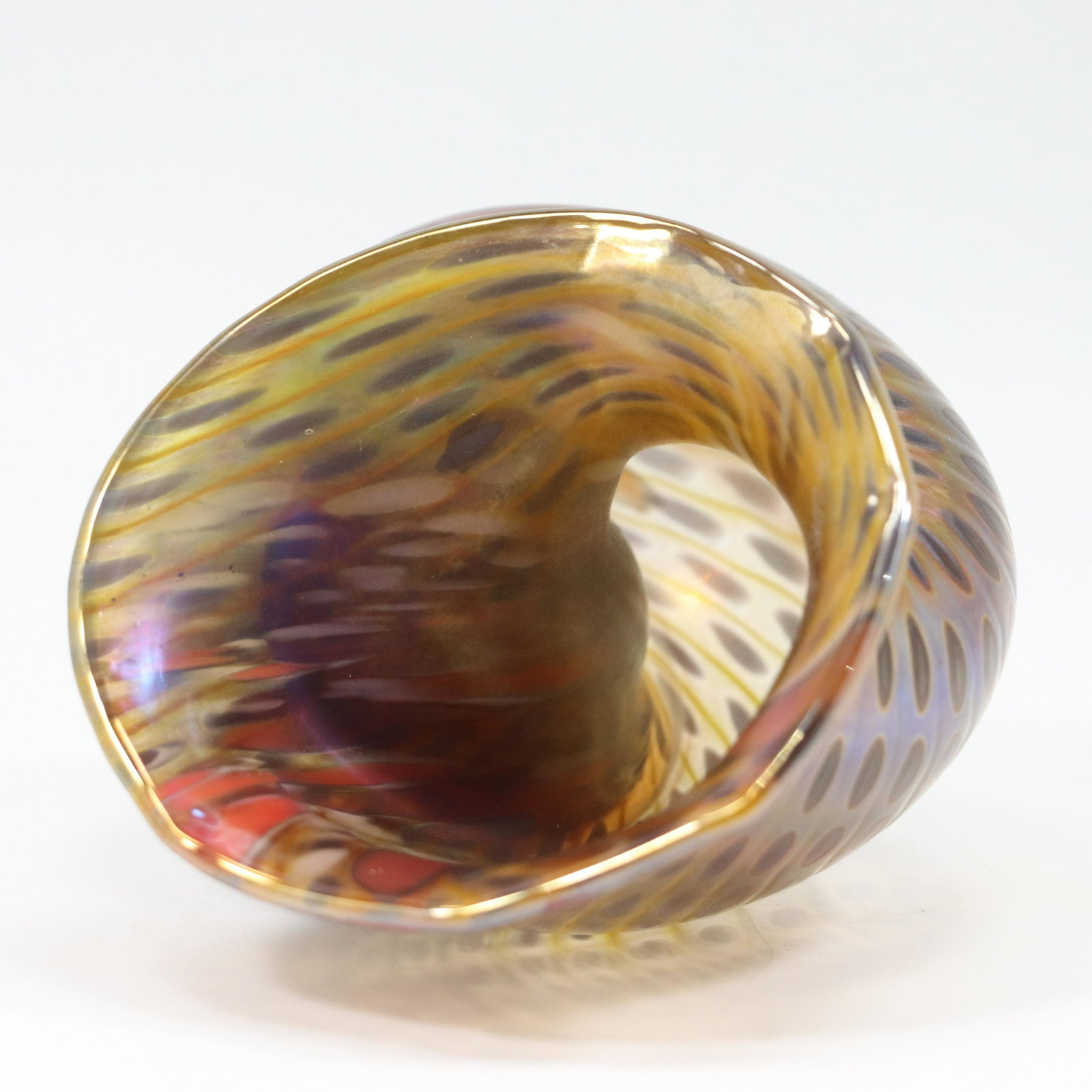 Exquisite Quality Art Glass Conch Shell Paperweight (1 of 6)