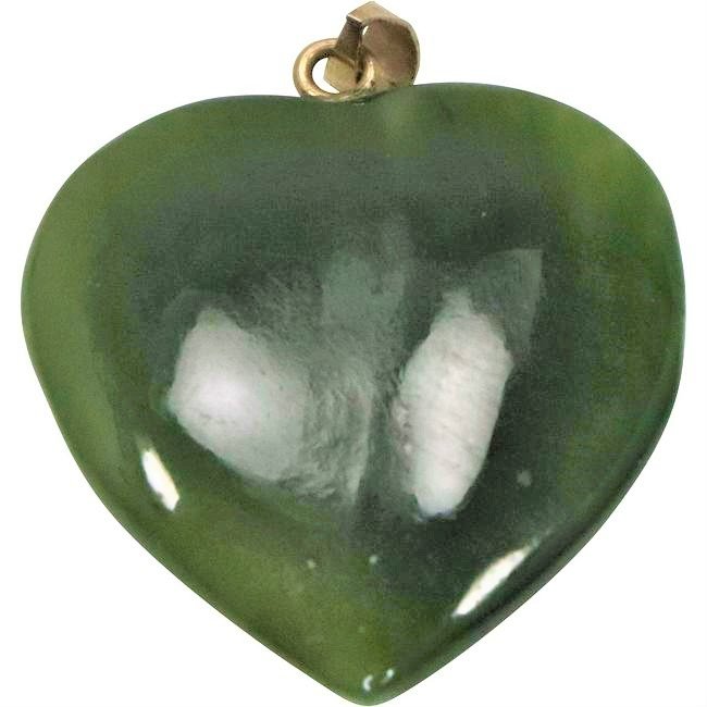 14K Gold Clasp Green Jade Heart Pendant (1 of 5)