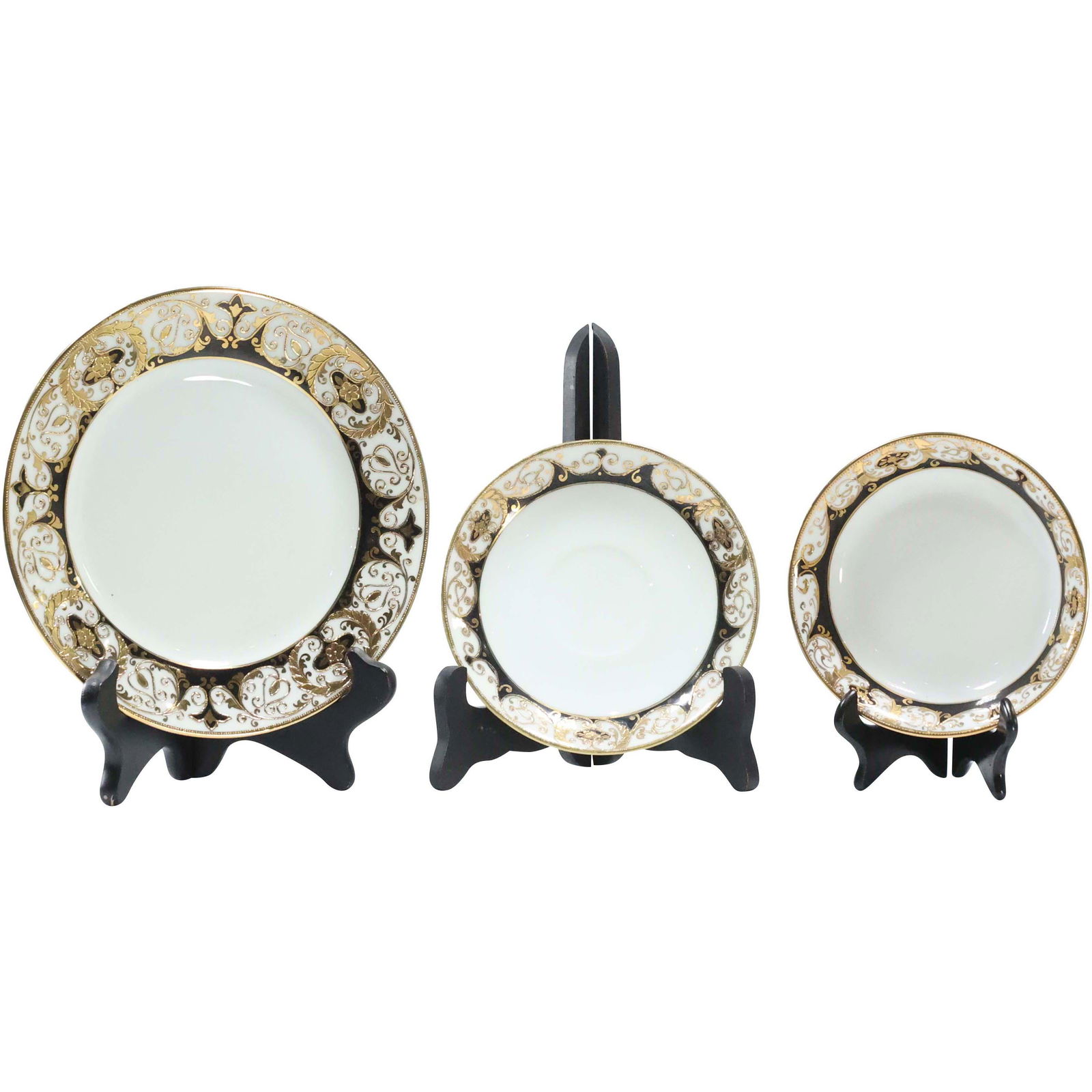 10 NORITAKE Fine Porcelain Dinner Plates and Bowls: 10 NORITAKE Fine Porcelain Dinner Plates and Bowls, fancy borders. size: 5x plates (1 x 7.5), 3x plates (.75 x 5.5), 2x bowls (1.25 x 5.25)