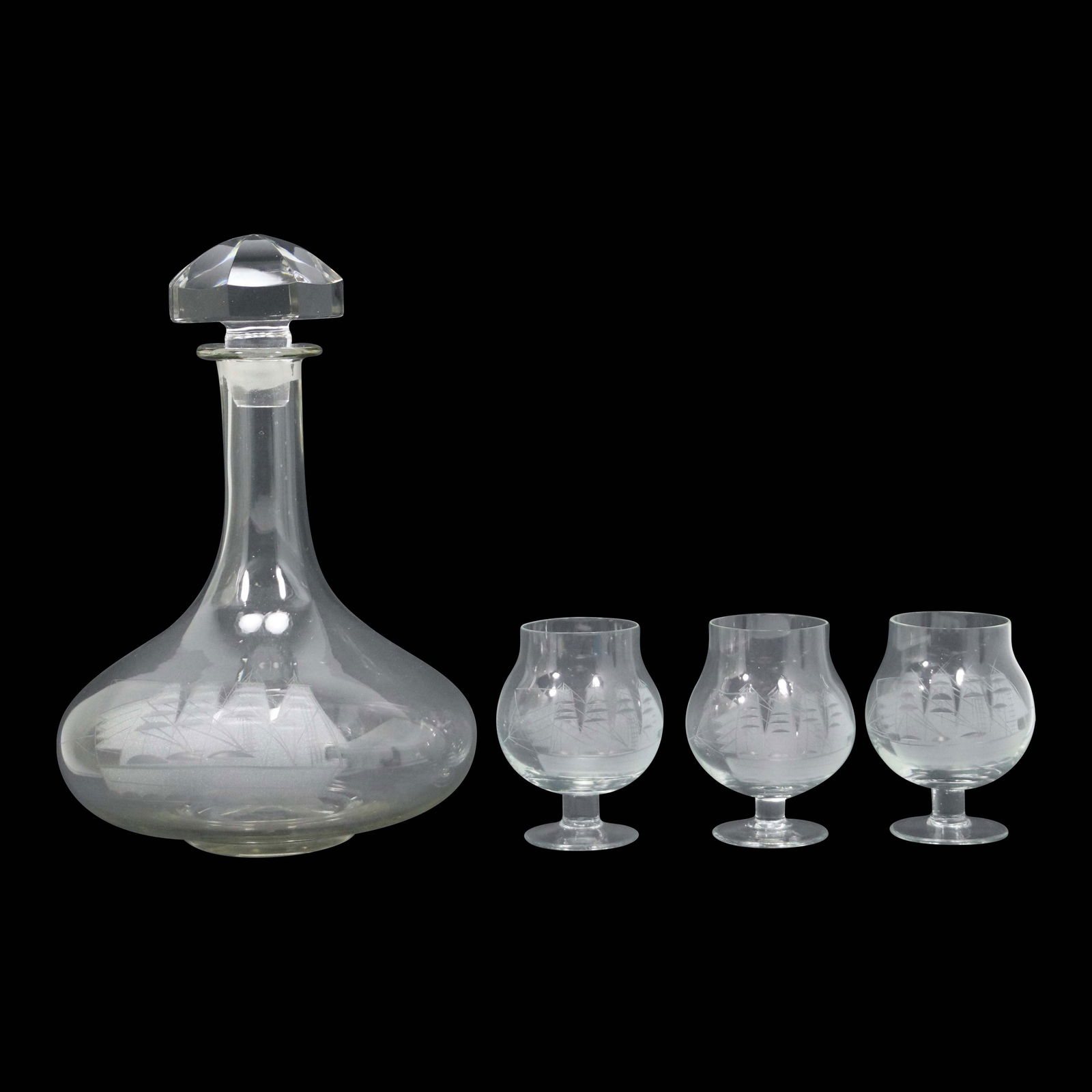 Tall Ship Etched Liquor Decanter 3 Etched Ship Sherries (1 of 16)