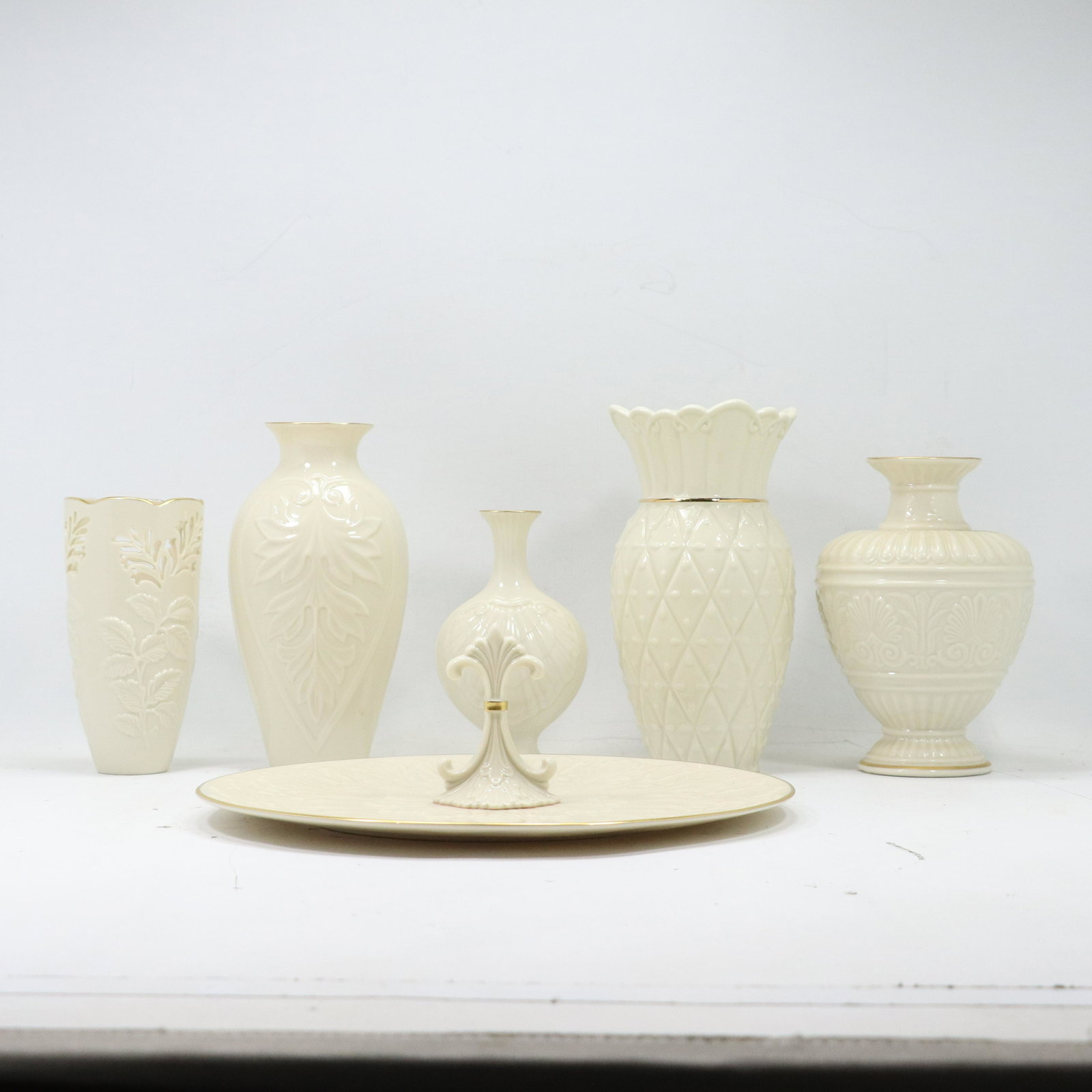[7] Assorted LENOX Fine Porcelain Vases, Round Serving (1 of 20)