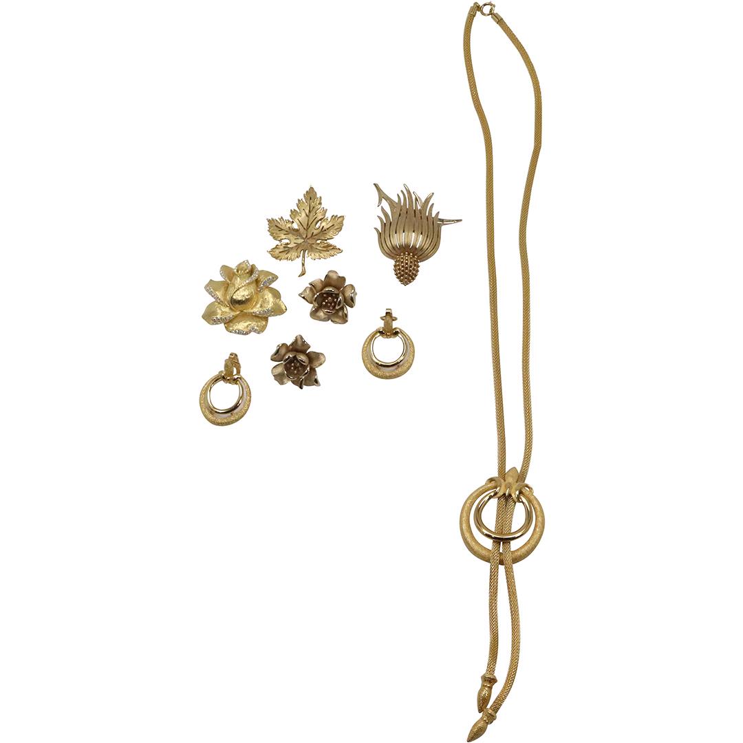 [8] EIGHT Assorted Signed TRIFARI Pins / Brooches, Necklace, Earrings (1 of 15)