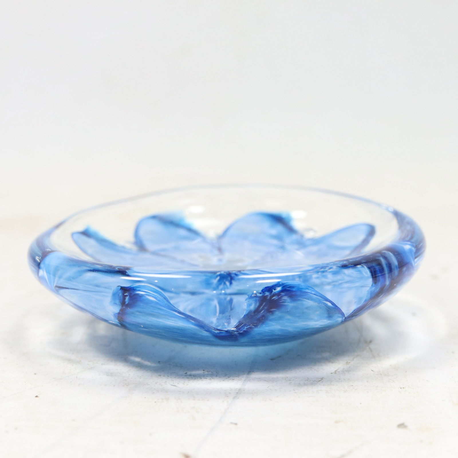 Edwin Walter Studio Art Glass Blue Bowl Signed Walter (1 of 12)