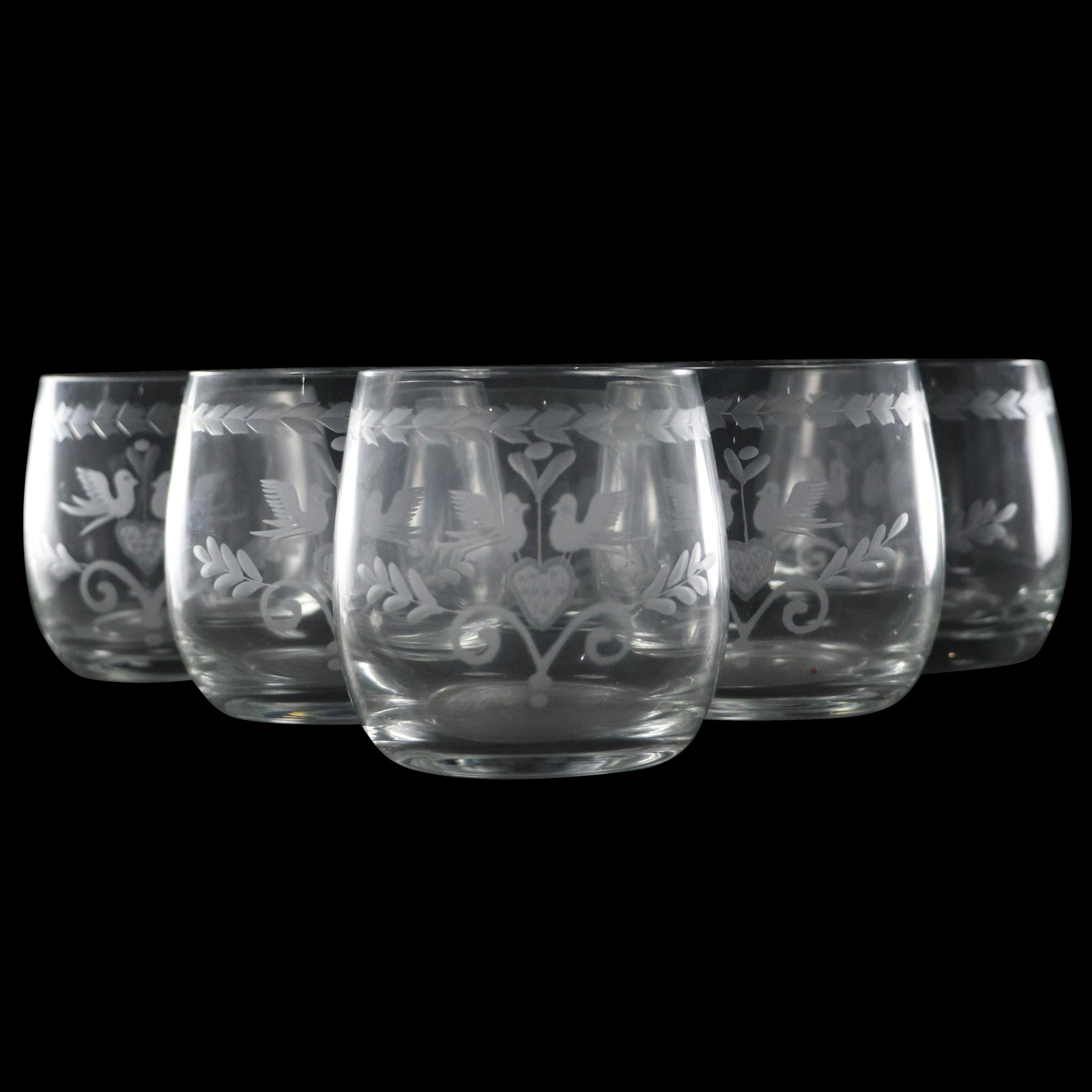 [6] Six Finely Etched Doves on a Heart Cocktail Glasses: [6] Six Finely Etched Doves on a Heart Cocktail Glasses. size: 4h 3.5e