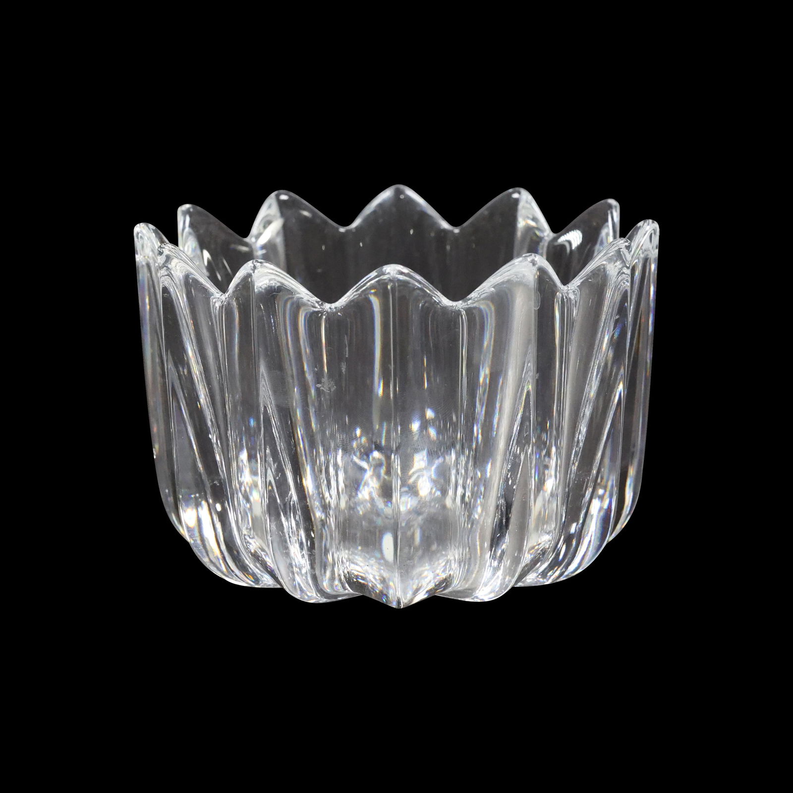 Signed ORREFORS Thick Crystal Glass High Sides Pedals Bowl: Signed ORREFORS Thick Crystal Glass High Sides Pedals Bowl . size: 3.25 x 4.75