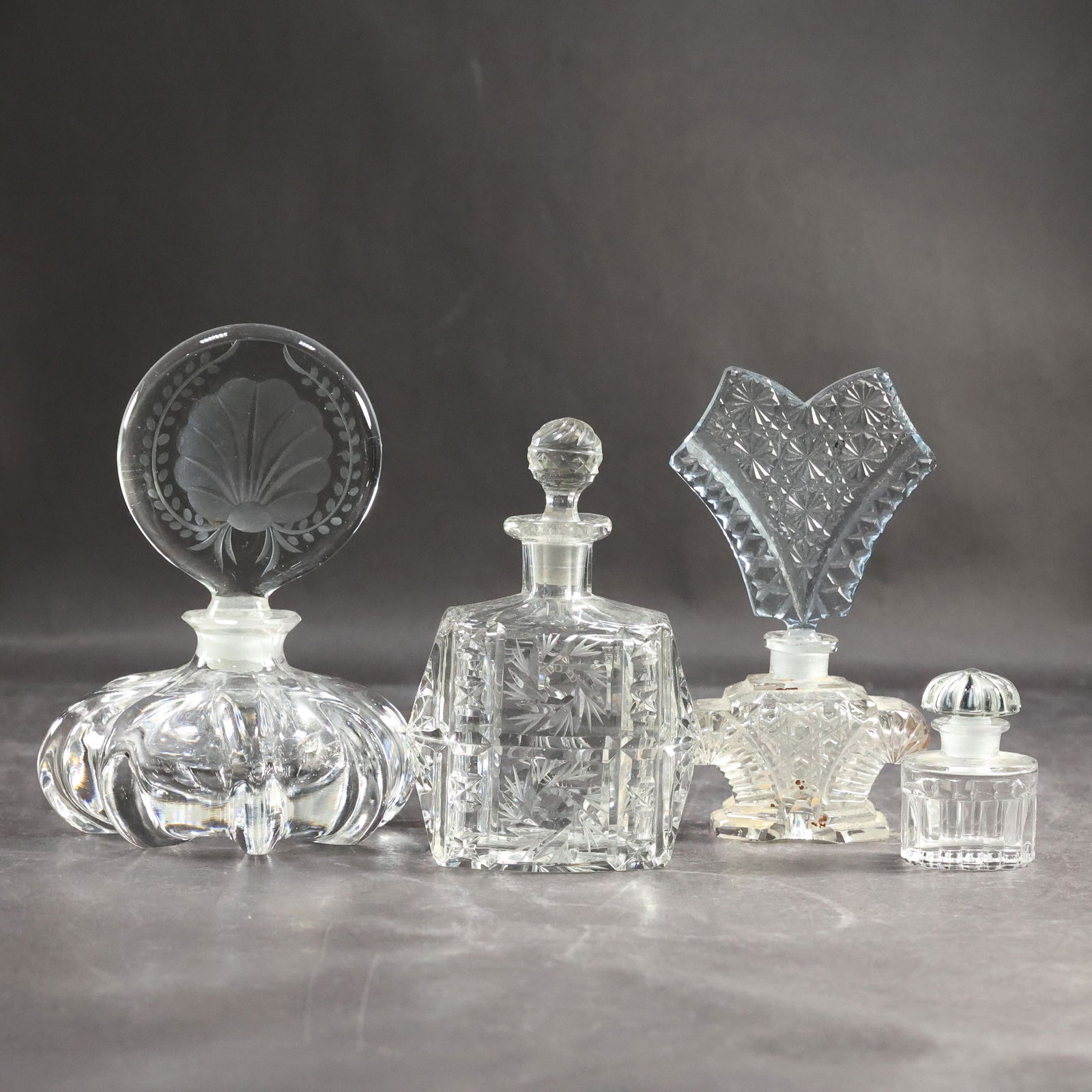 [4] FOUR Assorted Vintage ART DECO Glass PERFUME BOTTLES With Stoppers (1 of 14)
