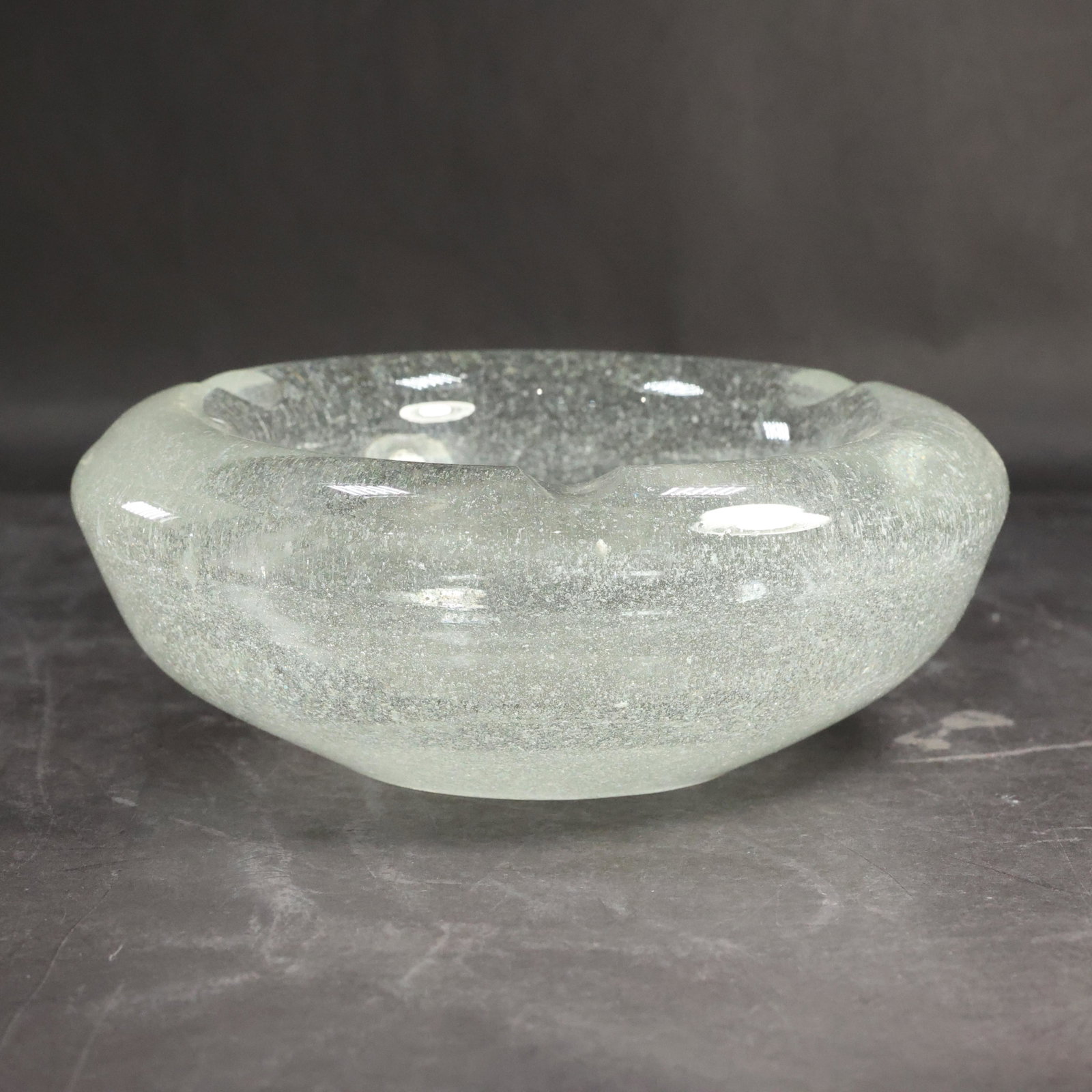 MURANO Italian WHITE ART GLASS ASHTRAY Mid-Century Modern: MURANO Italian WHITE ART GLASS ASHTRAY Mid-Century Modern size: 3 x 7.75