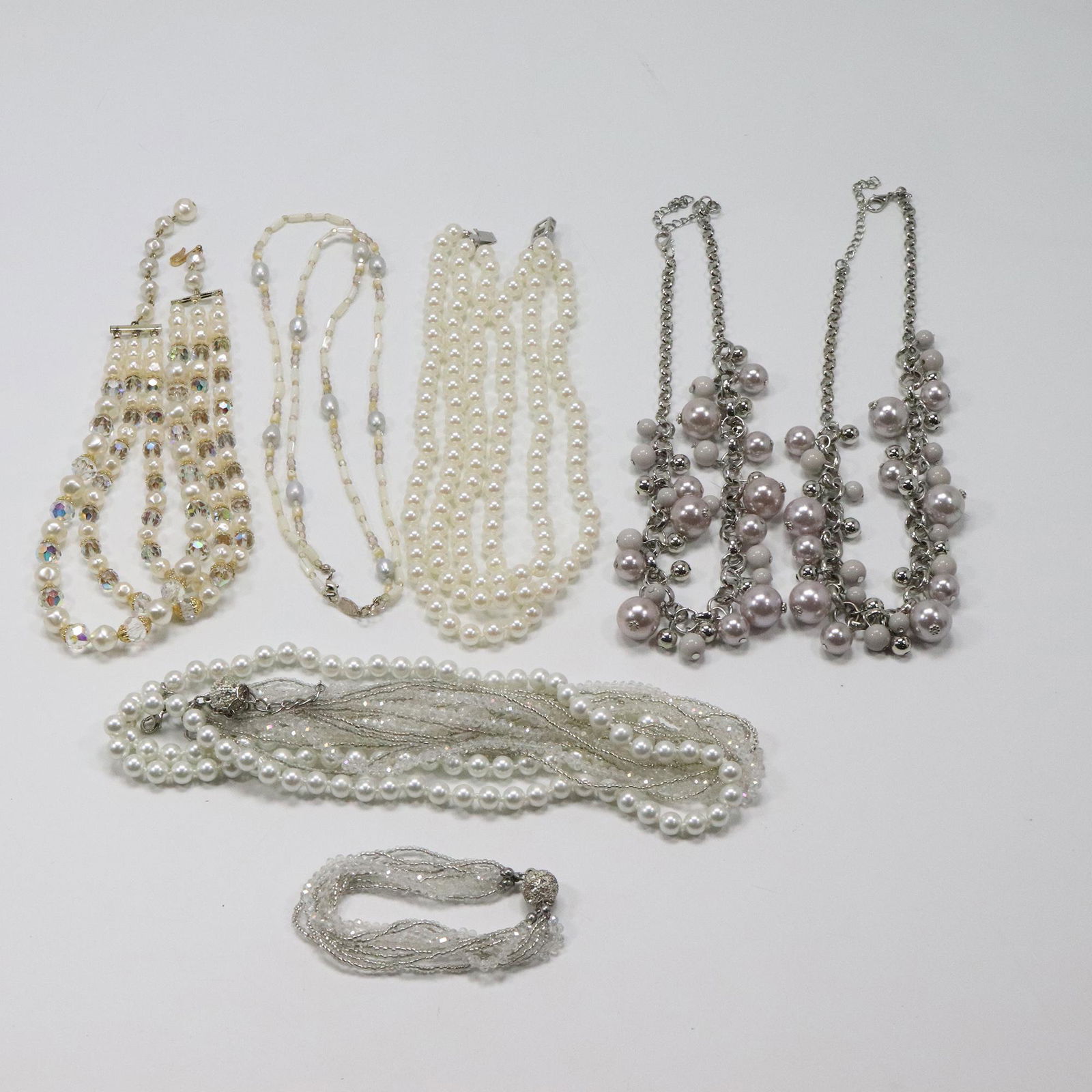 6 Pcs. Assorted Necklaces Pearl, Glass Beads, [5[ Necklaces, [1] Bracelet (1 of 17)