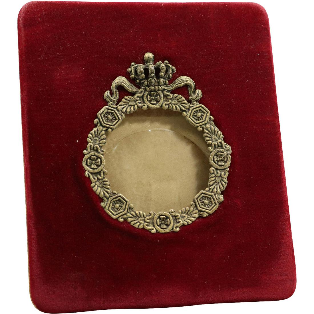 Hattie Carnegie Maroon Velvet and Brass Dresser Top Picture Frame Free Standing: Hattie Carnegie Maroon Velvet and Brass Dresser Top Picture Frame Free Standing. size: 6 3/4 x 5 3/4