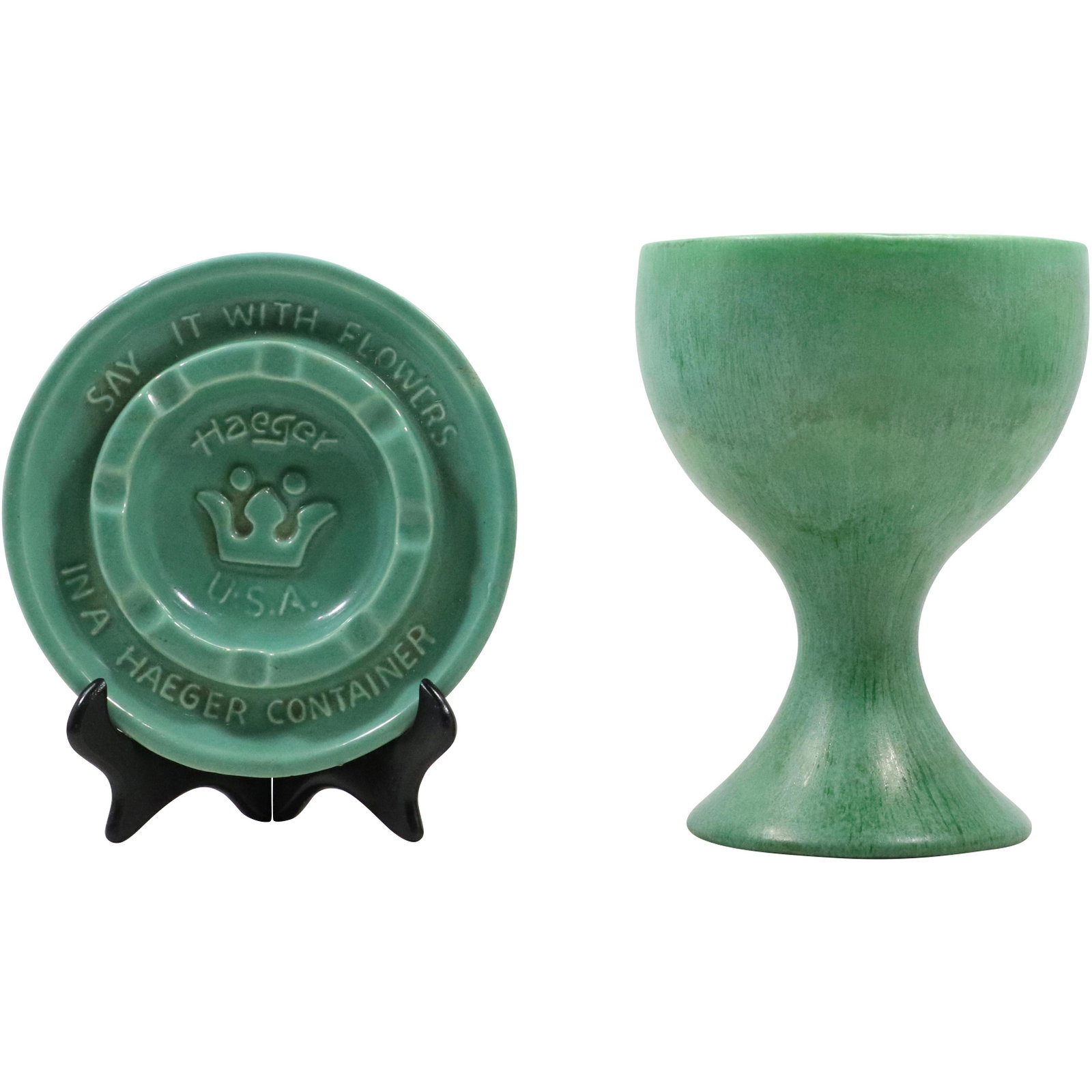 [2] Royal Haeger Green Ceramic Round Dish and Egg Cup Shaped Vase: [2] Royal Haeger Green Ceramic Round Dish and Egg Cup Shaped Vase. size: plate 1h 5.5w vase 6.5h 5w