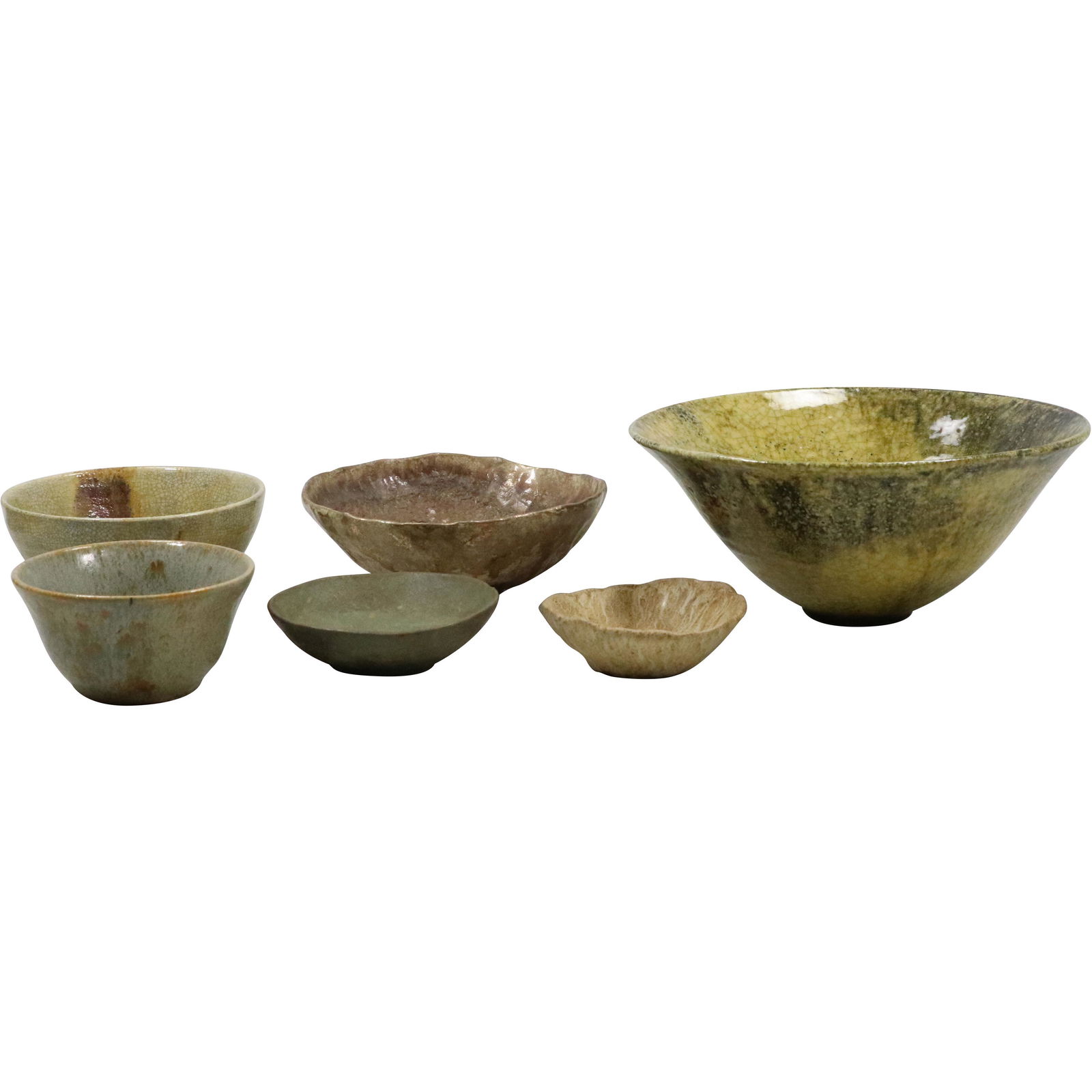 [6] Six Assorted Signed LEA HALPERN Ceramic Art Pottery Bowls: [6] Six Assorted Signed LEA HALPERN Ceramic Art Pottery Bowls. size: 2 3.5h 3.25 8w. Mutual Art: Lea Halpern was a Dutch Postwar & Contemporary artist who was born in 1899.Lea Halpern's work has been