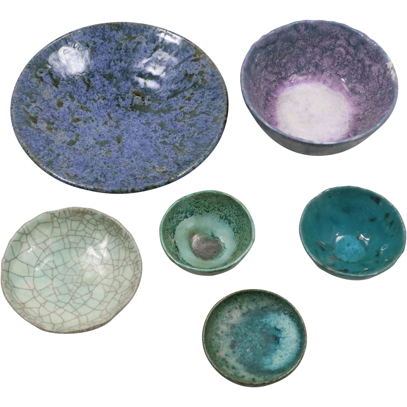 [6] Assorted Signed LEA HALPERN Ceramic Art Pottery Bowls: [6] Assorted Signed LEA HALPERN Ceramic Art Pottery Bowls. size: .75 2.5h 3 7w. Mutual Art: Lea Halpern was a Dutch Postwar & Contemporary artist who was born in 1899.Lea Halpern's work has been offer