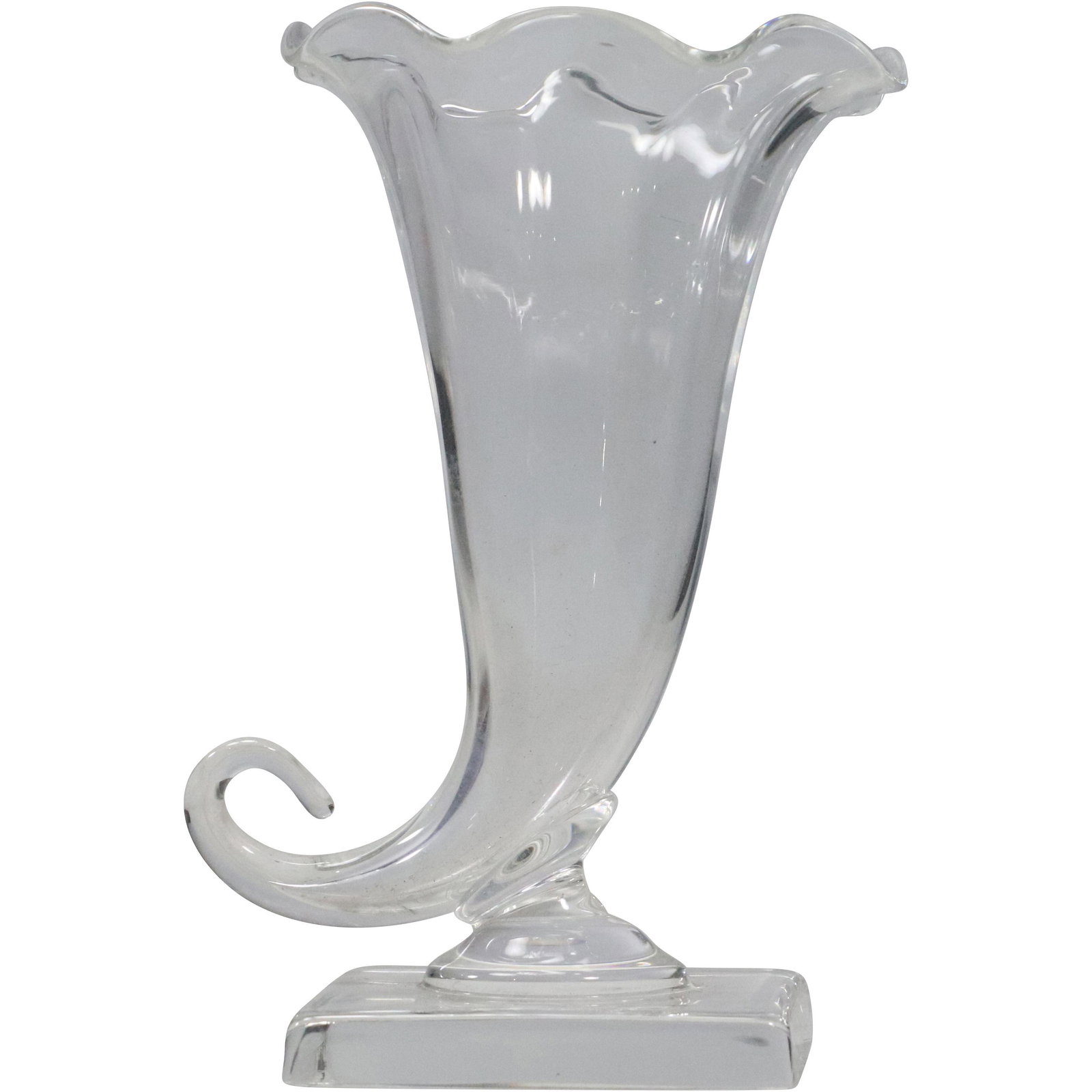 Signed STEUBEN, Crystal Glass Cornucopia Vase: Signed STEUBEN, Crystal Glass Cornucopia Vase. size: 6.5h 4.25w