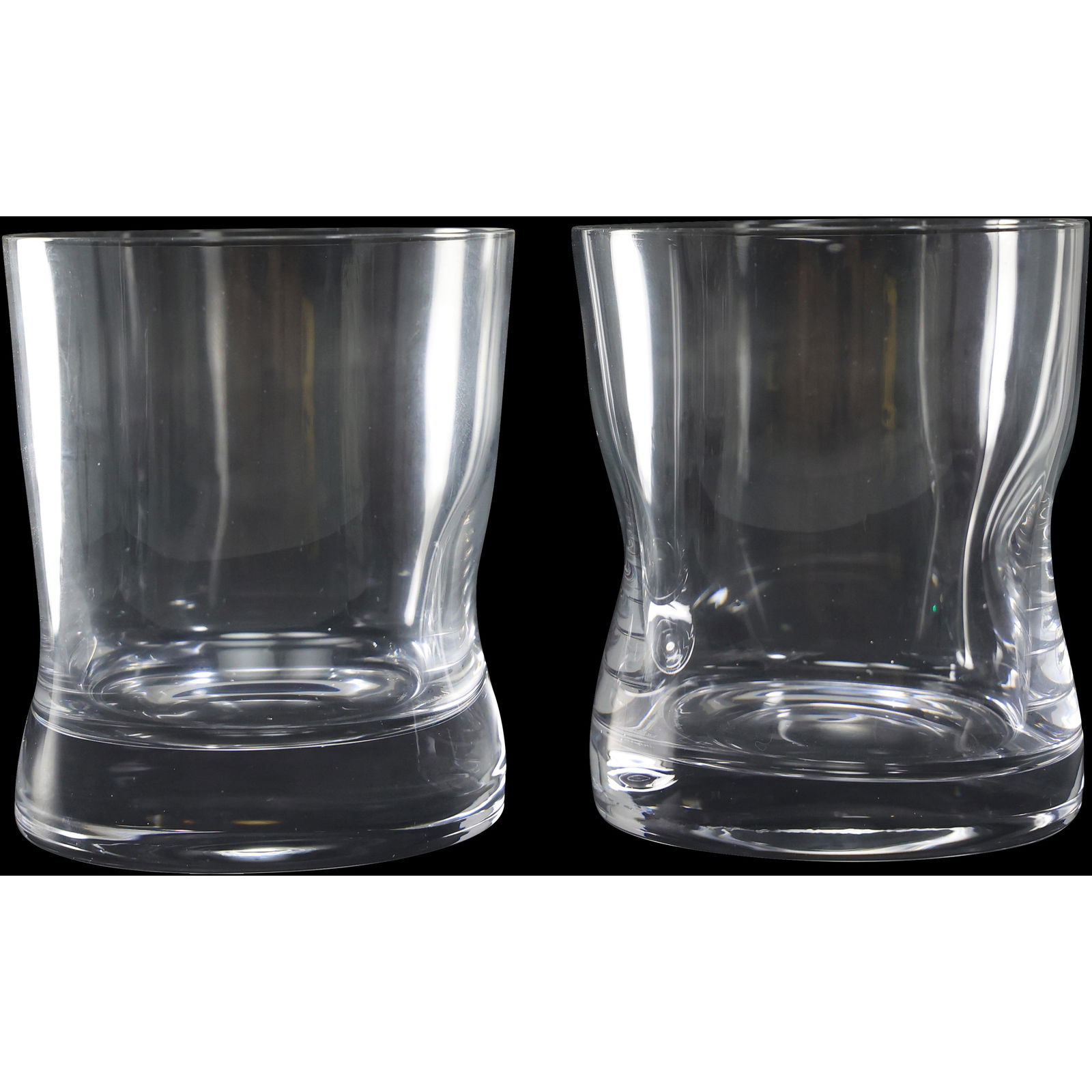 [2] ORREFORS Swedish Crystal Cocktail Glasses: [2] ORREFORS Swedish Crystal Cocktail Glasses. size: 4h 3.5w