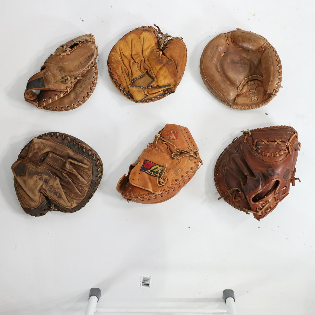 6 Vintage Baseball Mits (1 of 14)