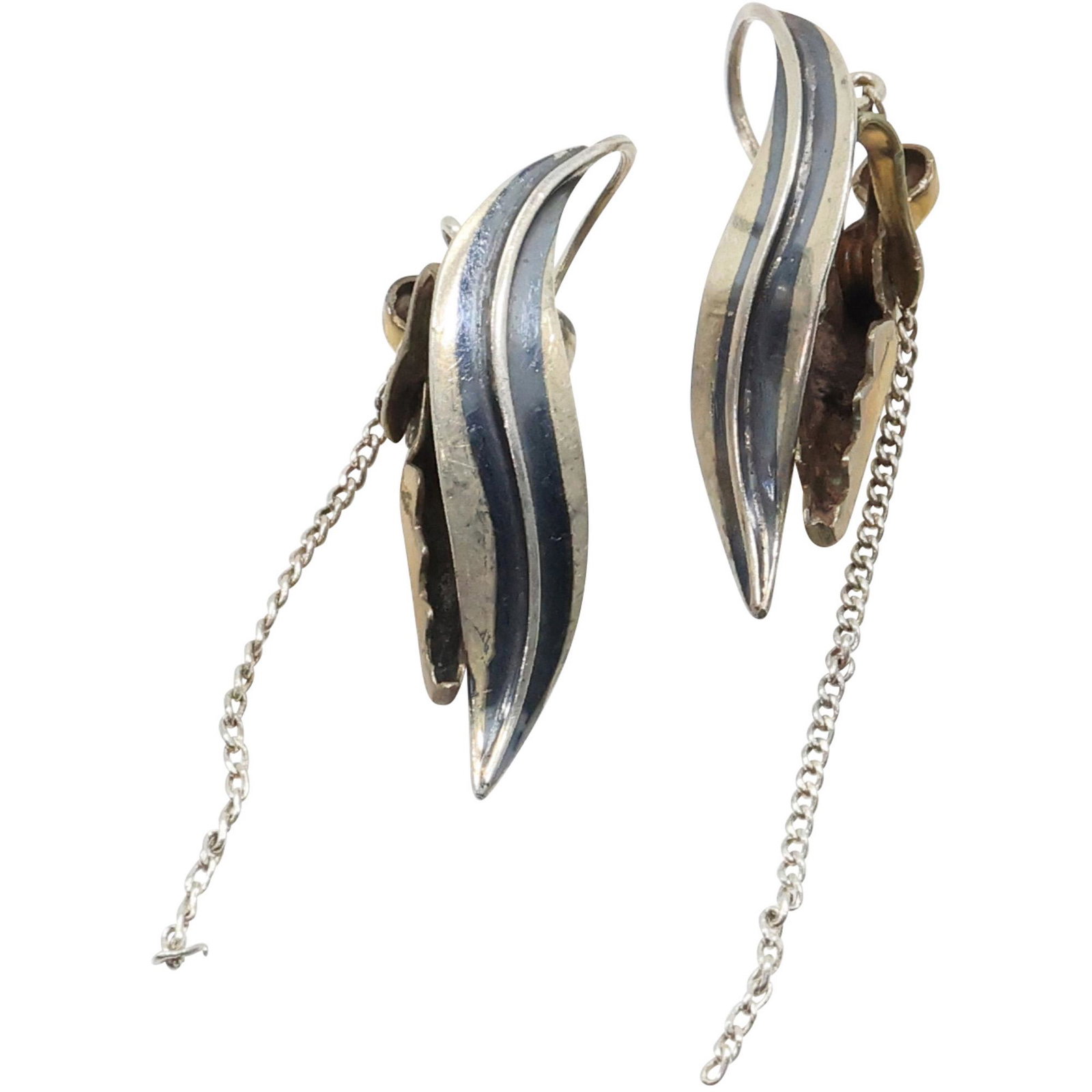 Sterling Silver marked Delfino Mexico Pair Collar Clips: Sterling Silver marked Delfino Mexico Pair Collar Clips. Size: 1 1/2 in. x 7/8 in.