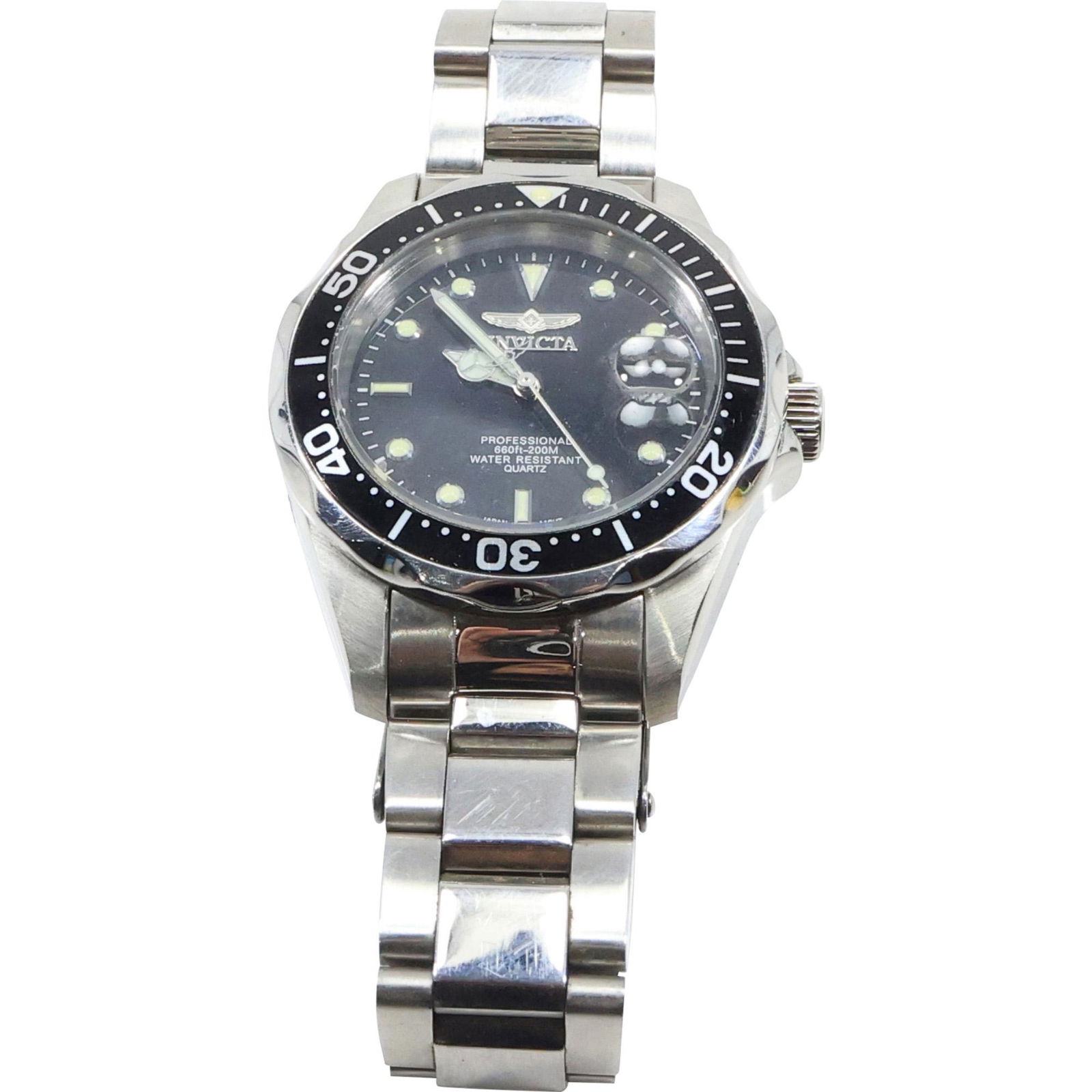 INVICTA 8932 Quartz Professional 680ft-200M Men's Wristwatch - Works: INVICTA 8932 Quartz Professional 680ft-200M Men's Wristwatch - Works.