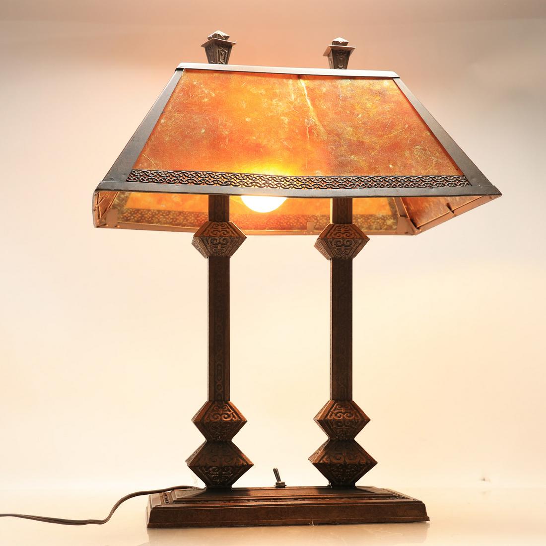 Modern Design Metal Base Banker's Lamp with Mica Rectangular Shade (1 of 19)