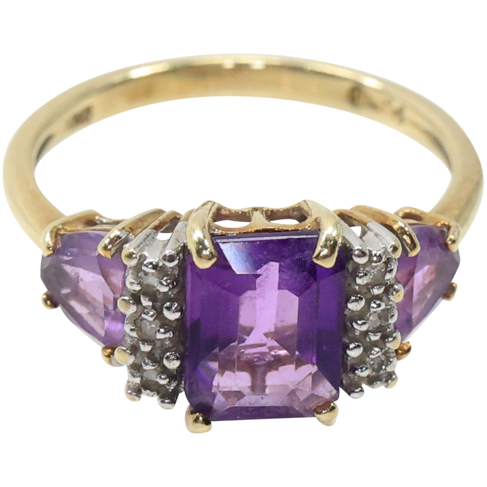 10K Gold Purple Amethyst and Diamonds Ring Size 7 (1 of 7)