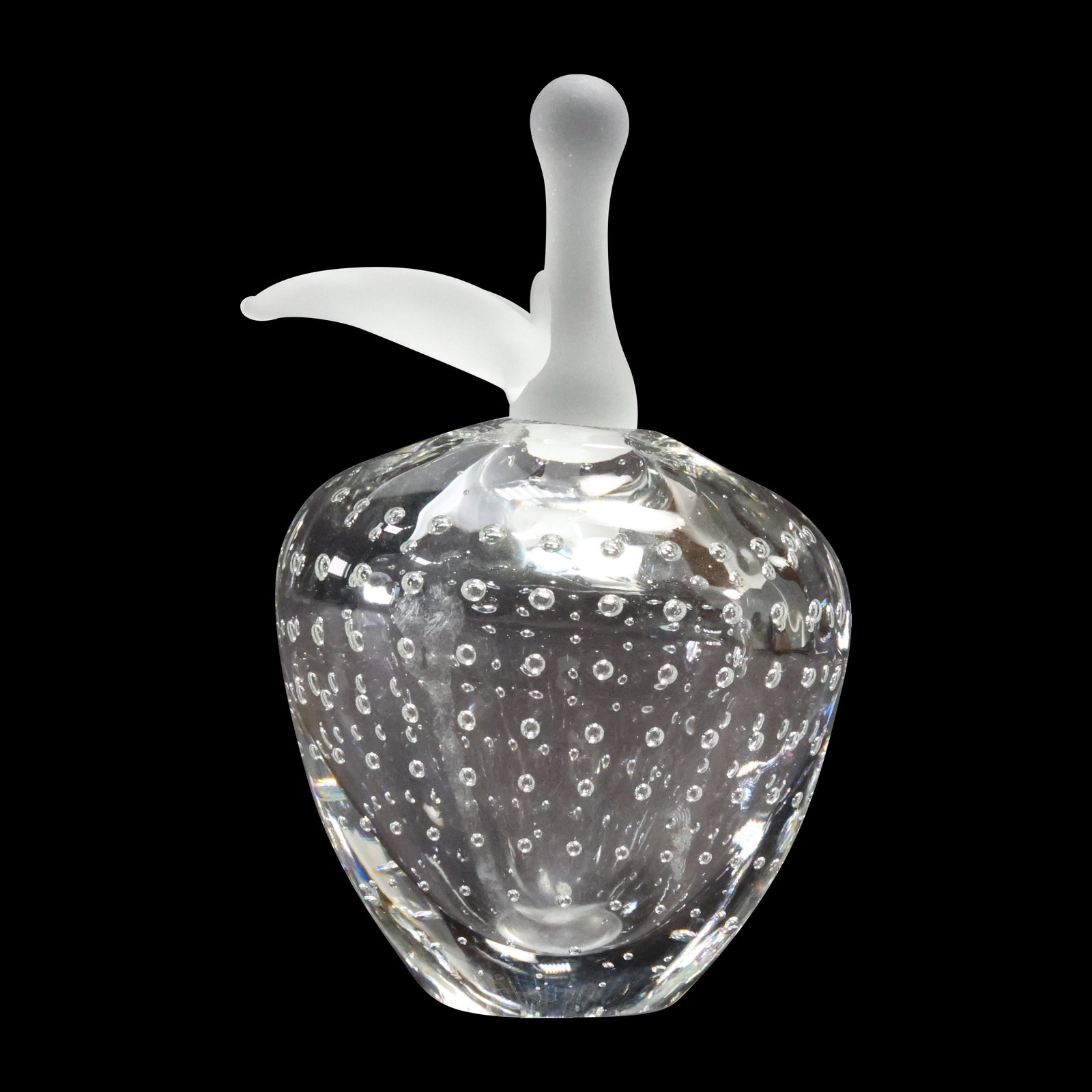 Crystal Glass APPLE Paperweight with Controlled Bubbles (1 of 7)