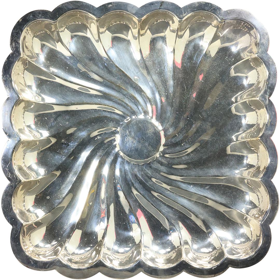 English Silver Co. Made in USA Silver Plate Square Serving Platter 16.25 inches diameter (1 of 17)