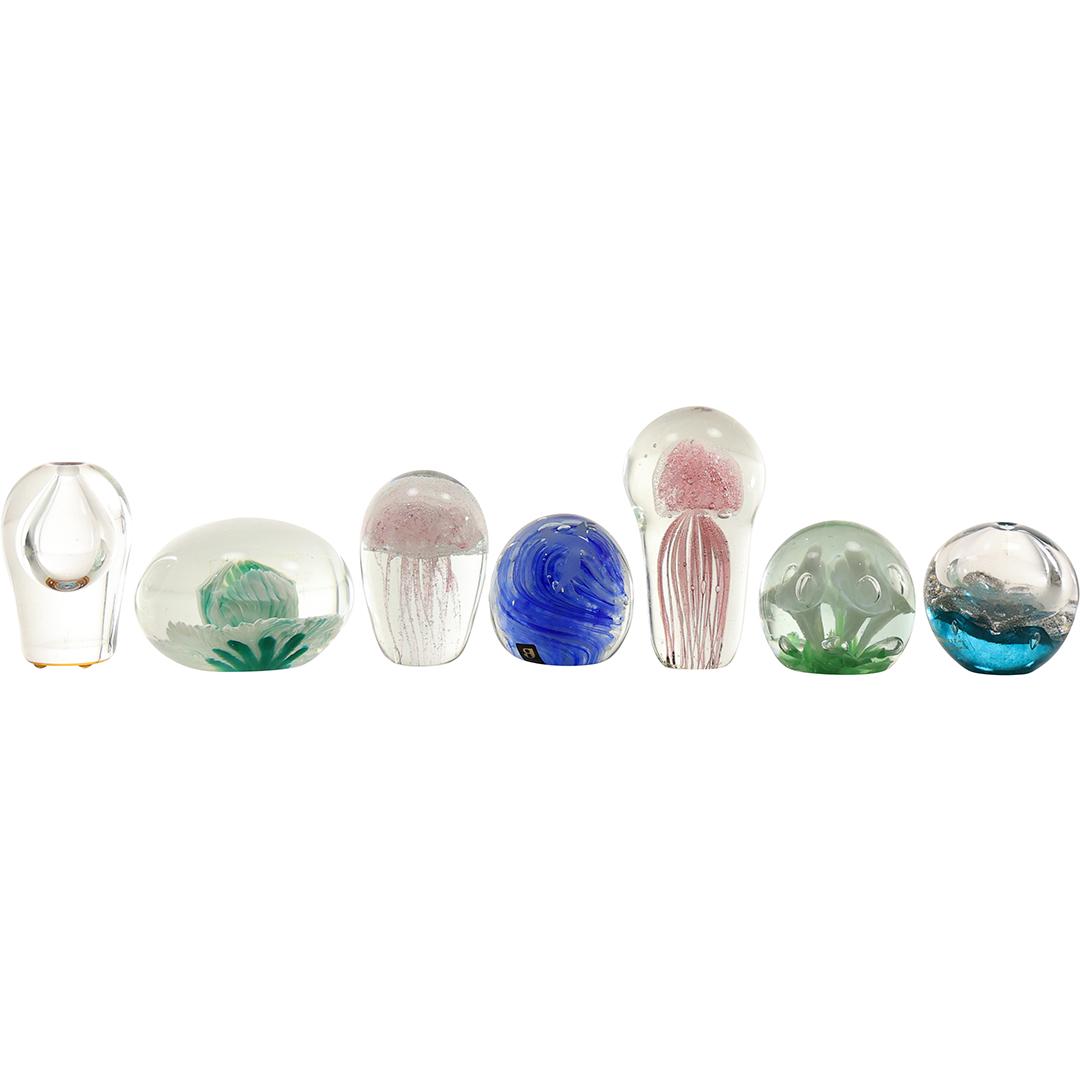[7] Quality Art Glass Paperweights Internal Decoration (1 of 19)
