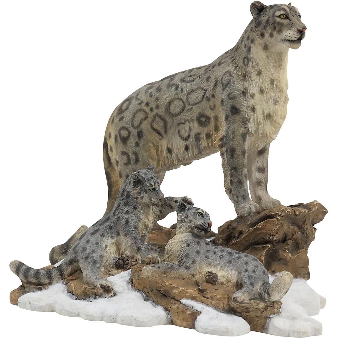 Himalayan Snow Leopards Figure Statue by David Geenty, Hamilton Collection: Himalayan Snow Leopards Figure Statue by David Geenty, Hamilton Collection. In a Hard Resin Composition. size: h 7 L 8