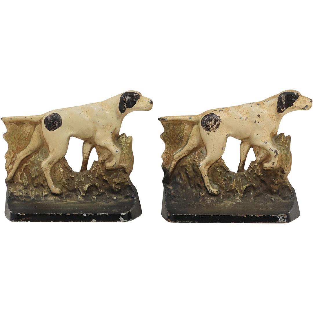 Circa 1920 Cast Iron Hunting Dog Bookends in Original Paint Finish: Circa 1920 Cast Iron Hunting Dog Bookends in Original Paint Finish. size: h 4.5 L 5