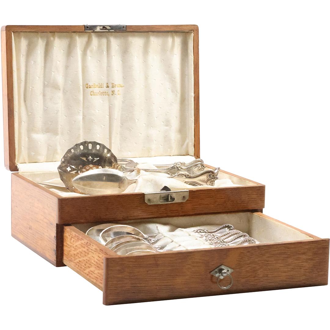 12 Pieces STERLING SILVER 7 Spoons and 5 Serving Pieces in Fitted Oak Box 12.19 Troy Ounces (1 of 7)