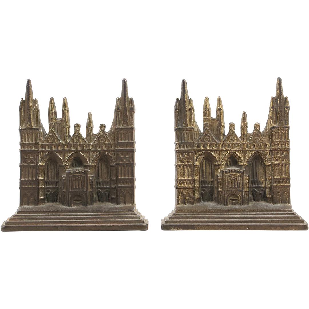 Peter Borough Cathedral Cast Iron Bookends Copyright 1928, Original Patina: Peter Borough Cathedral Cast Iron Bookends Copyright 1928, Original Patina. size: h 5 L 4.5