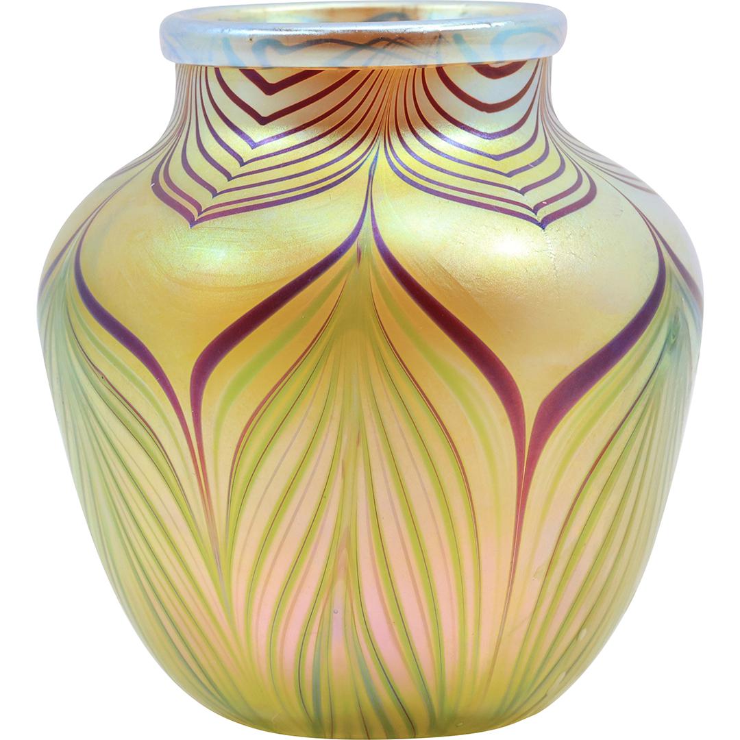 Orient Flume Iridescent Art Glass Vase Pulled Feather Design, Original Label (1 of 16)