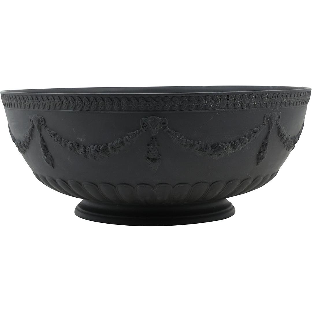 Mottahedeh Black Basalt Center Bowl 11.5 inches diameter: Mottahedeh Black Basalt Center Bowl 11.5 inches diameter. size: 4.25 in. height x 11.5 in. diameter THIS AUCTION HAS SPECIAL PICK UP DATES SPECIAL PICK UP DATES AND TIME-LINE, W/ EXTENDED PICK UPS. 5/