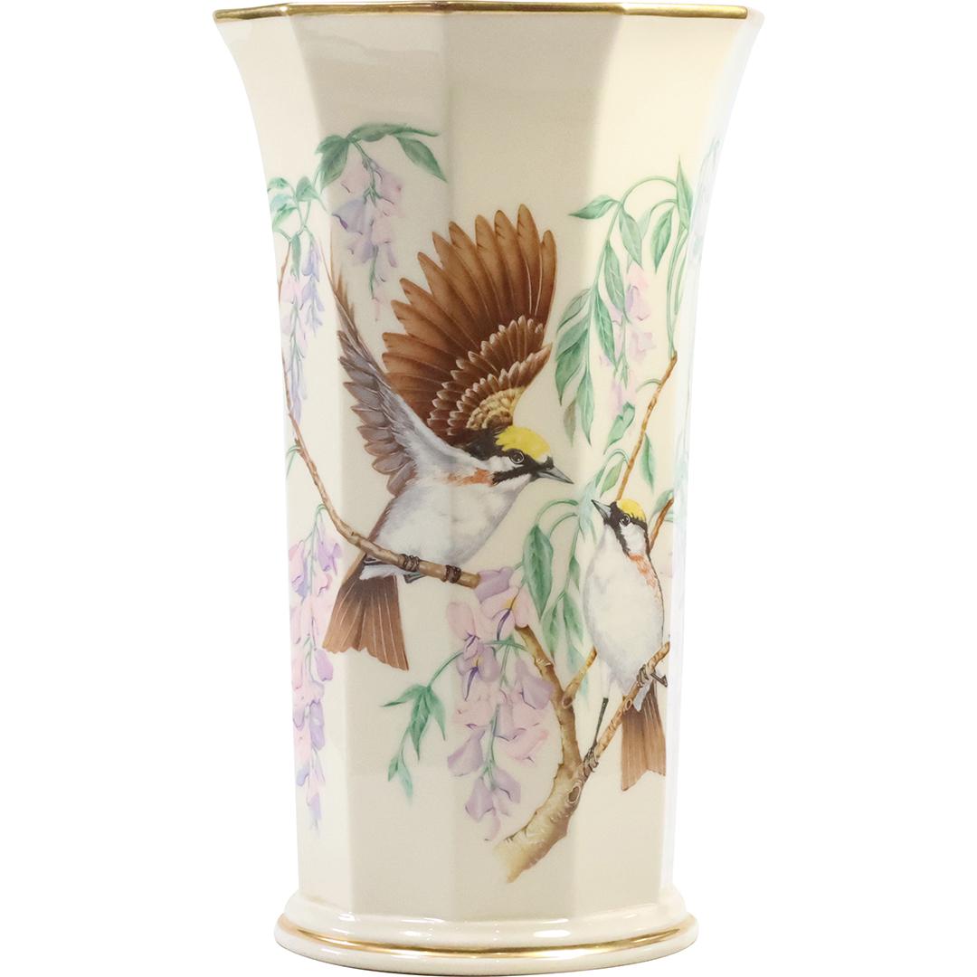 LENOX Fine Porcelain THE JEFFERSON VASE Presidential Garden Vase Collection 11.5 inches: LENOX Fine Porcelain THE JEFFERSON VASE Presidential Garden Vase Collection 11.5 inches . size: 11.5 x 6.75 THIS AUCTION HAS SPECIAL PICK UP DATES SPECIAL PICK UP DATES AND TIME-LINE, W/ EXTENDED PICK