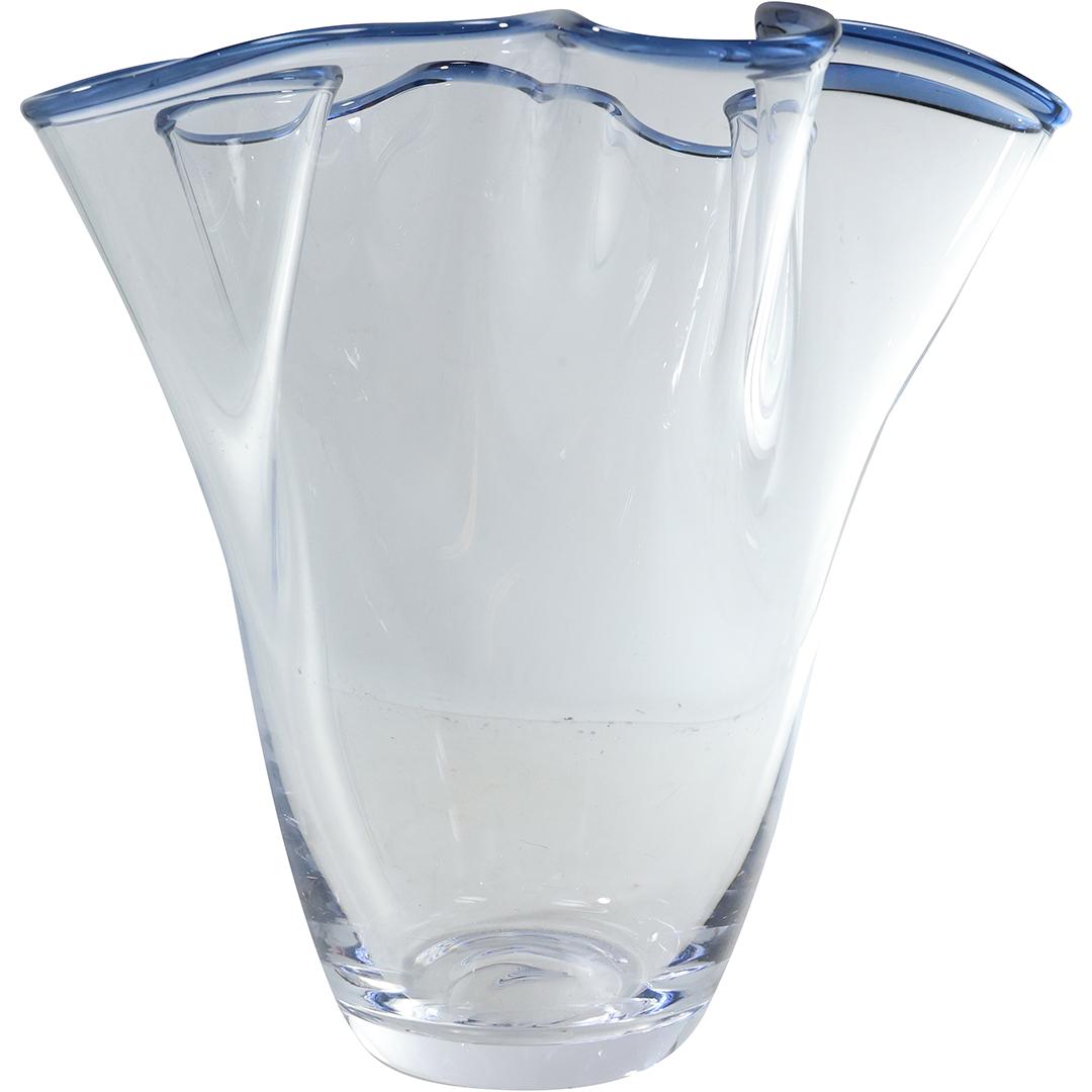 Clear Glass Handkerchief Vase with Blue Rim 11.25 inches height: Clear Glass Handkerchief Vase with Blue Rim 11.25 inches height. size: 11.25 in. x 11 in. THIS AUCTION HAS SPECIAL PICK UP DATES SPECIAL PICK UP DATES AND TIME-LINE, W/ EXTENDED PICK UPS. 5/22 Mon: Au