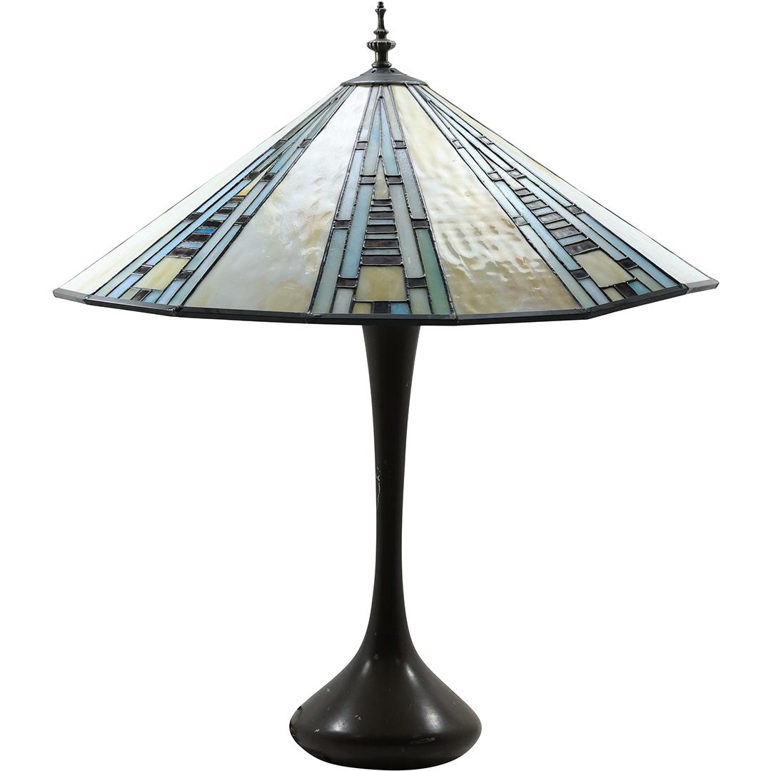 Decorator Arts and Crafts Style Leaded Stain Glass Table Lamp on Metal Base (1 of 20)