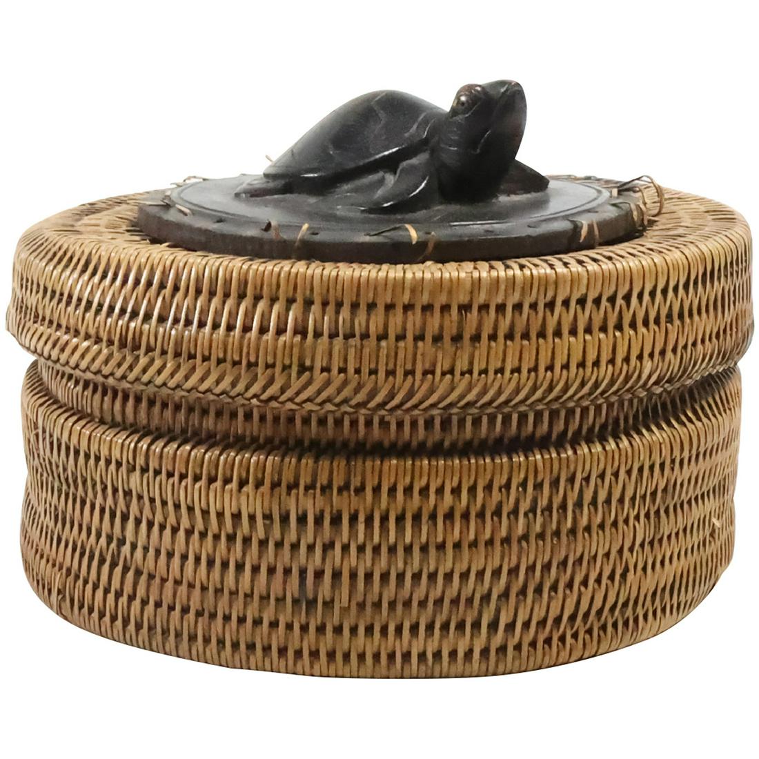 Nantucket Style Weaved Basket With Lid Carved Sea Turtle 5 in. x 2 1/4 in. needs restoration (1 of 7)