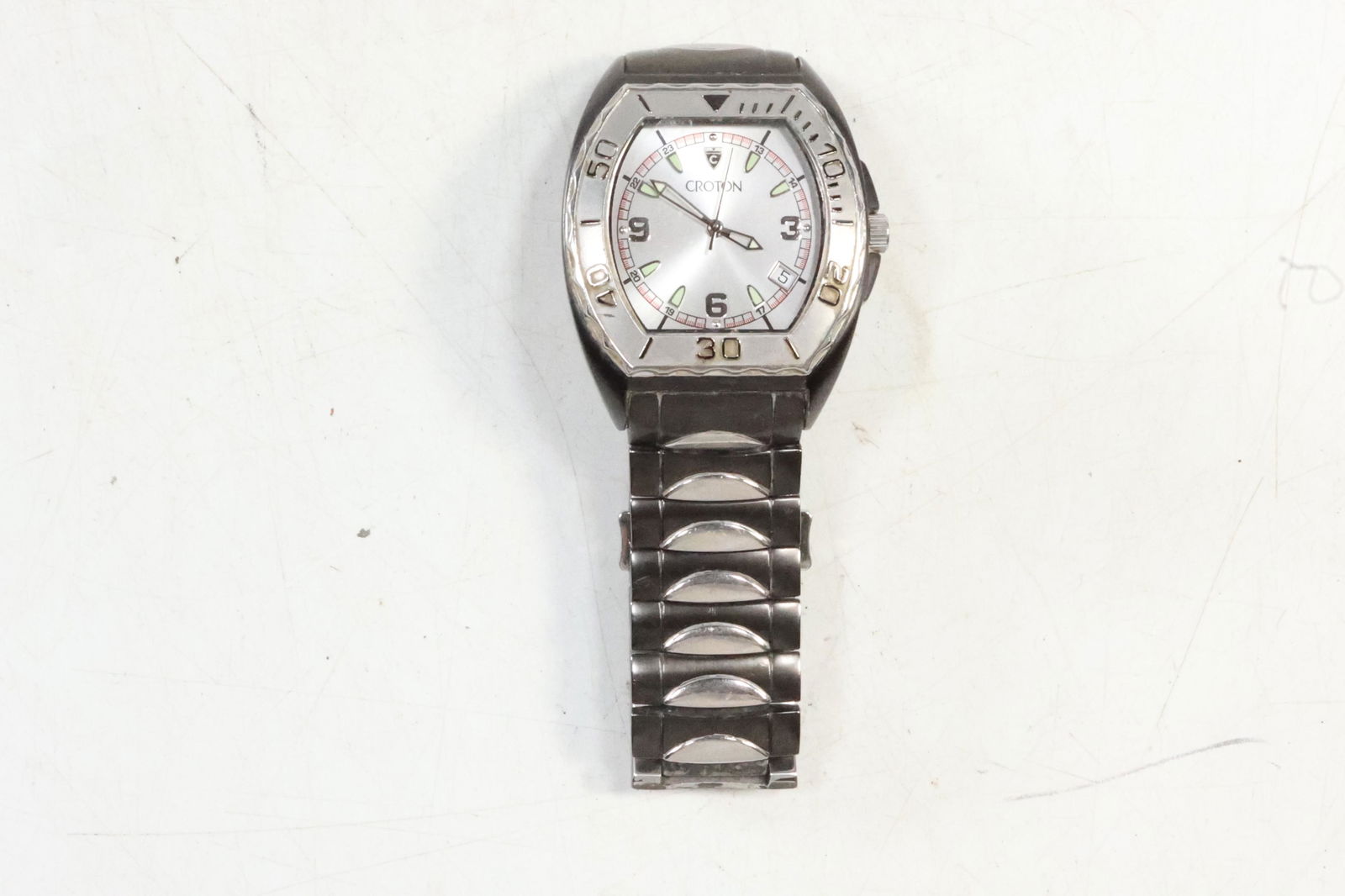 CROTON Swiss Made 25 Jewel Automatic ETA 2824-2 Tonneau Case Sapphire Crystal: CROTON Swiss Made 25 Jewel Automatic ETA 2824-2 Tonneau Case Sapphire Crystal, 1 1/8 in. diameter