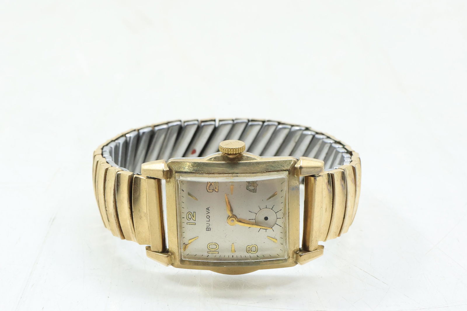 Men's Vintage Bulova Wristwatch 12K GF Band, 10K Rolled Gold Face size 1 1/2 in: Men's Vintage Bulova Wristwatch 12K GF Band, 10K Rolled Gold Face size 1 1/2 in
