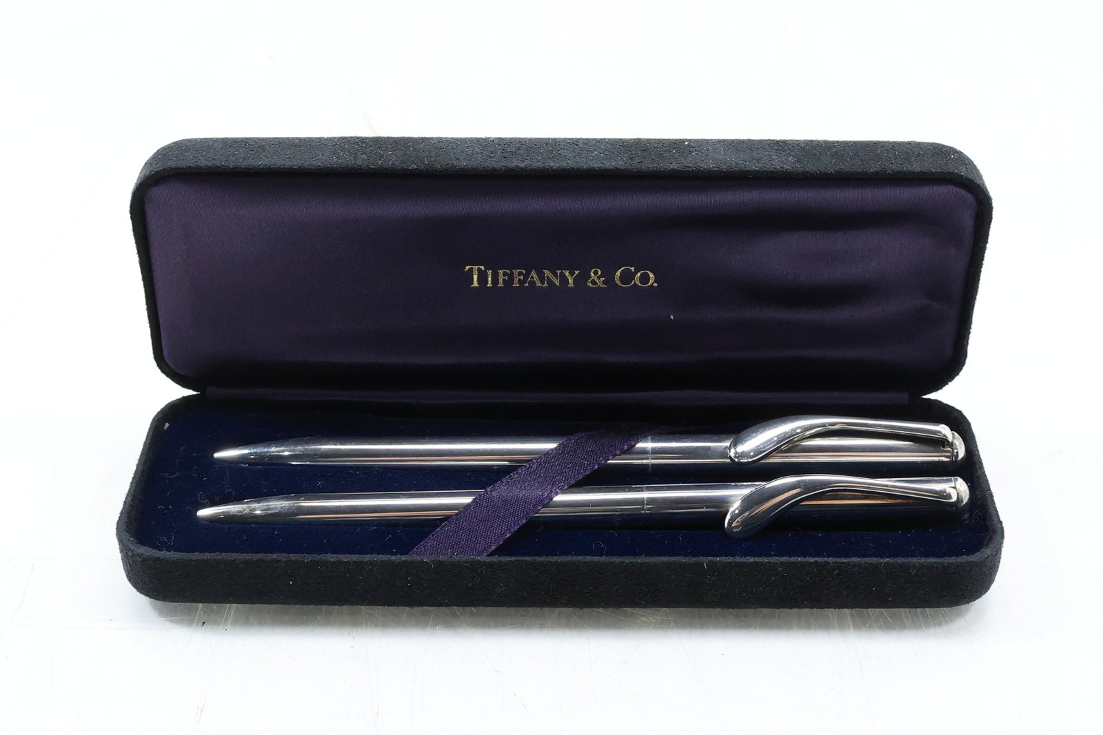 TIFFANY & CO .925 Sterling Silver Elsa Peretti 2 Pens in Original Box: TIFFANY & CO .925 Sterling Silver Elsa Peretti 2 Pens in Original Box. 5 1/4 in. x 3/8in.