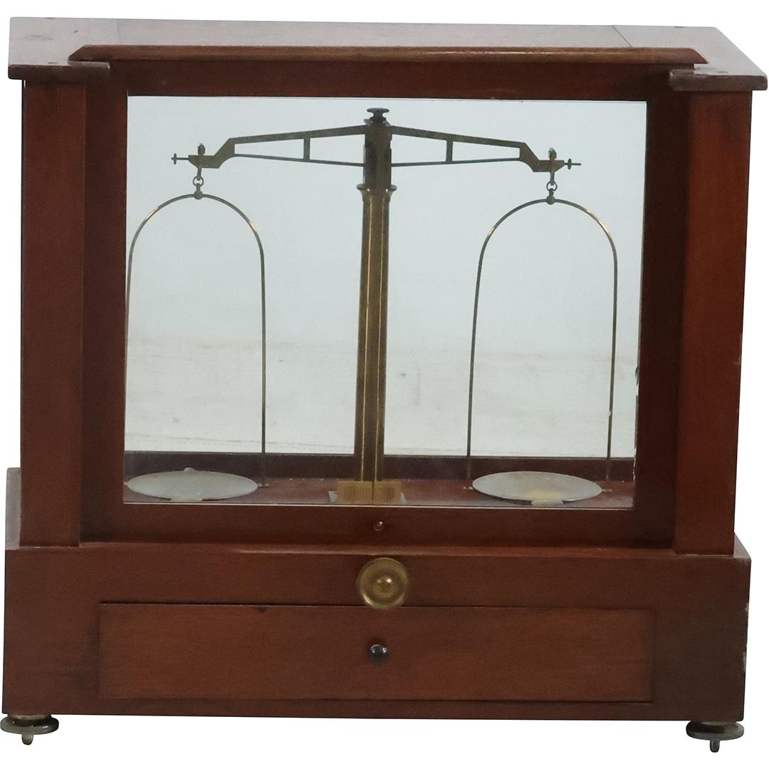 Whitall Tatum Vintage Wood and Glass Case Precision Scale with Set of Weights (1 of 14)