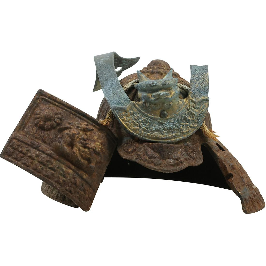 Antique Iron and Brass Kabuto Japanese Samurai Helmet: Antique Iron and Brass Kabuto Japanese Samurai Helmet. Rusty finish. size: 4.5 in. x 8.25 in.