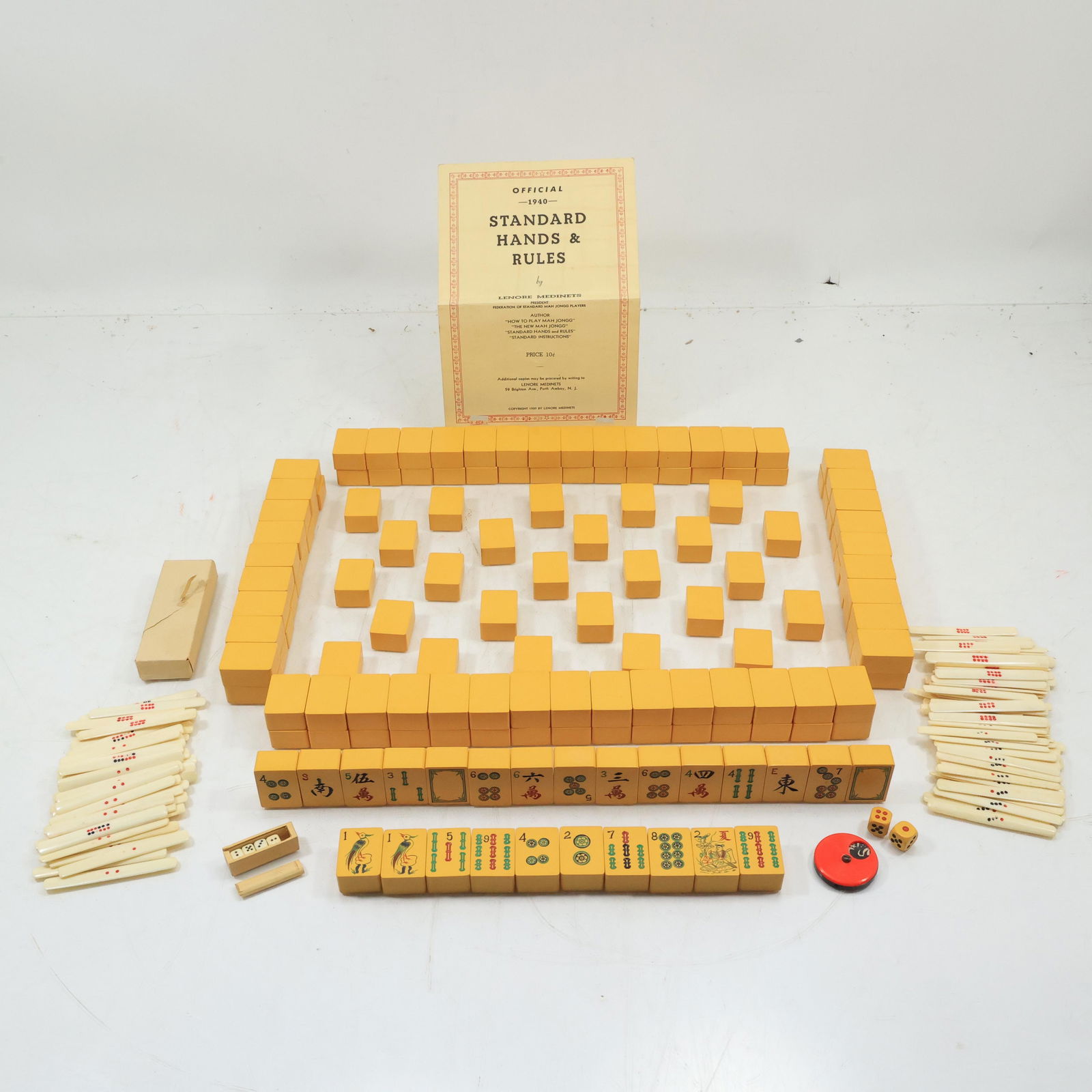 Vintage Mahjong Game Set in Wooden Case (1 of 20)