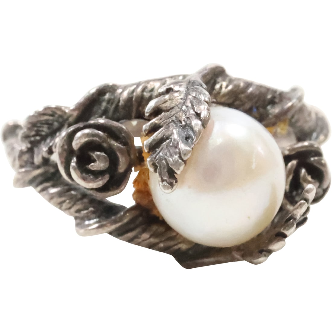 .925 Sterling Israel PZ Genuine Cultured Pearl Encased with Leaves Design Ring Size 9: .925 Sterling Israel PZ Genuine Cultured Pearl Encased with Leaves Design Ring Size 9 ; 3/4 in. x 5/8 in.