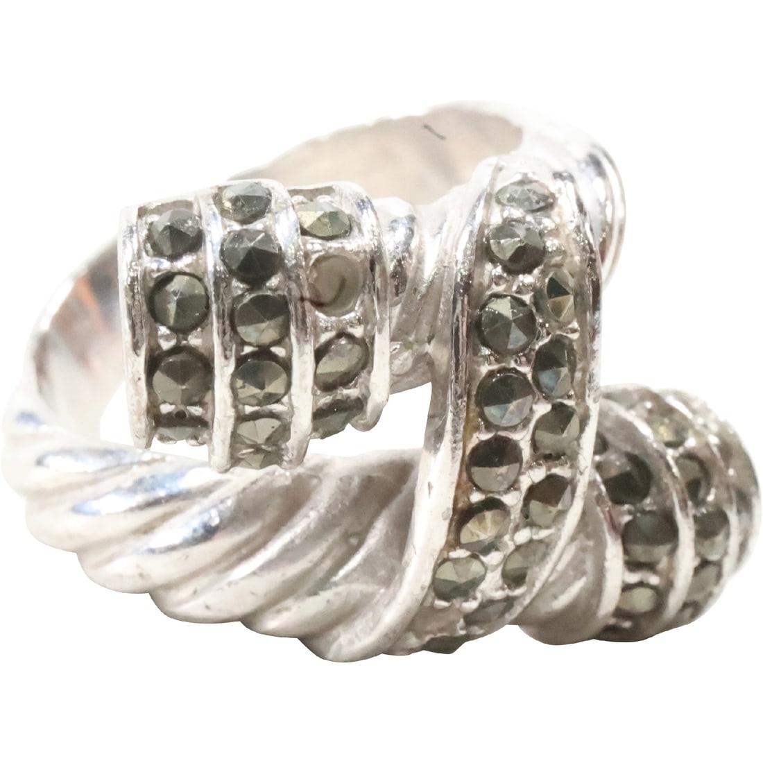 .925 Sterling Silver with Marcasites Rope Twist Ring Size 8, 1 in. x 1 in.: .925 Sterling Silver with Marcasites Rope Twist Ring Size 8, 1 in. x 1 in.