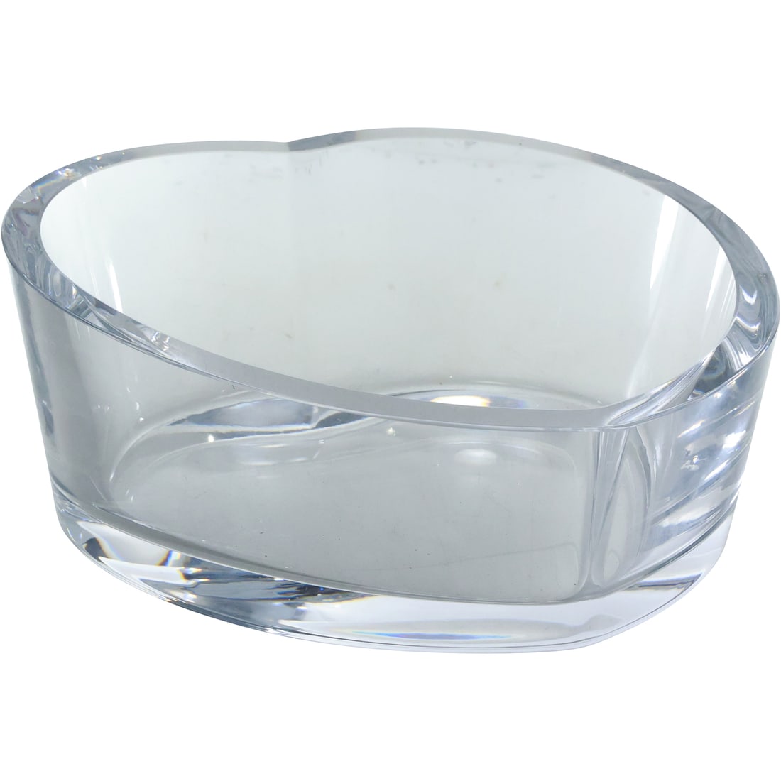 ORREFORS Heart Shaped Crystal Glass Deep Bowl 7.5 inches length x 3 inches height: ORREFORS Heart Shaped Crystal Glass Deep Bowl 7.5 inches length x 3 inches height. size: 3x7.5